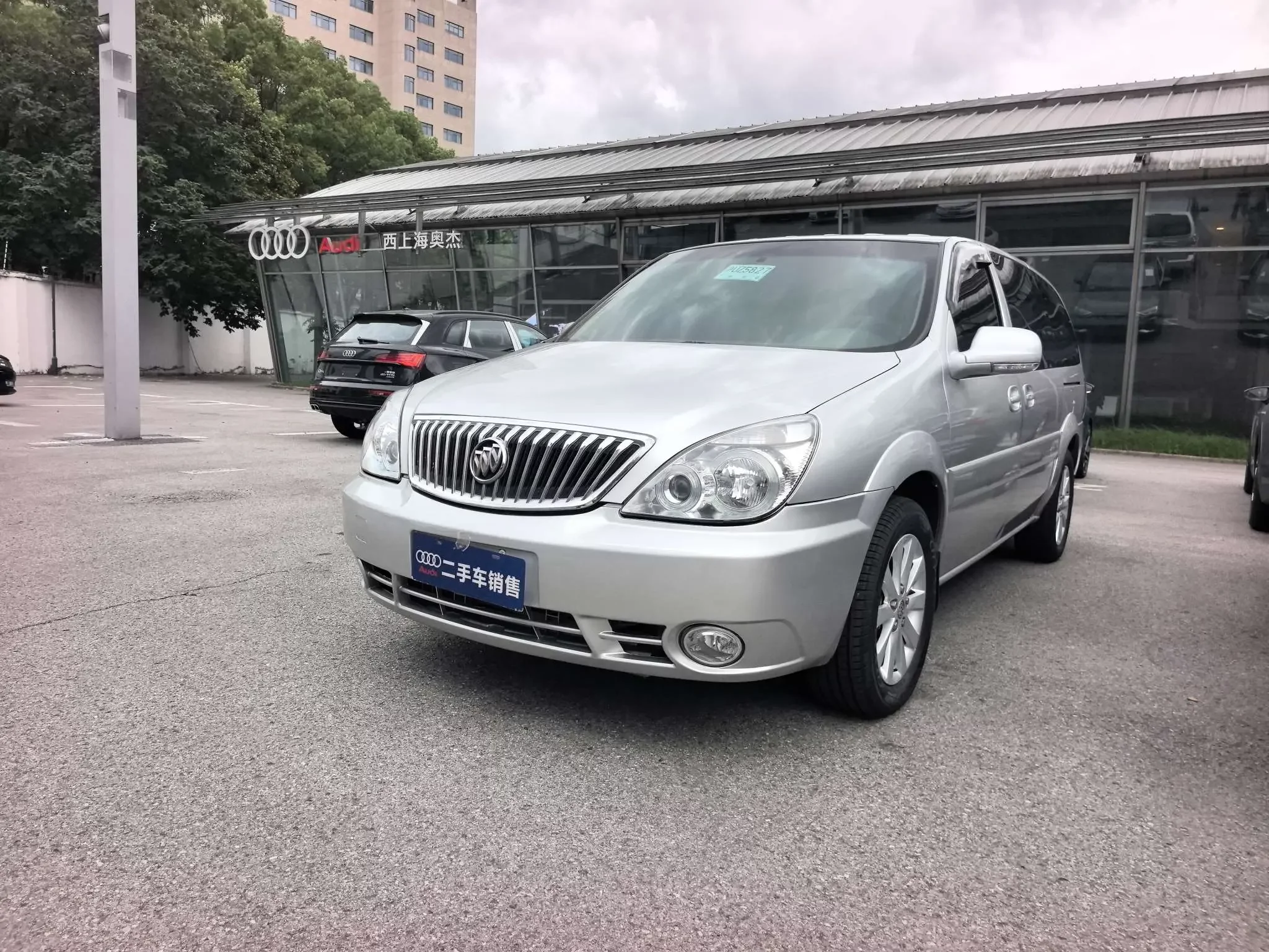 Buick GL8