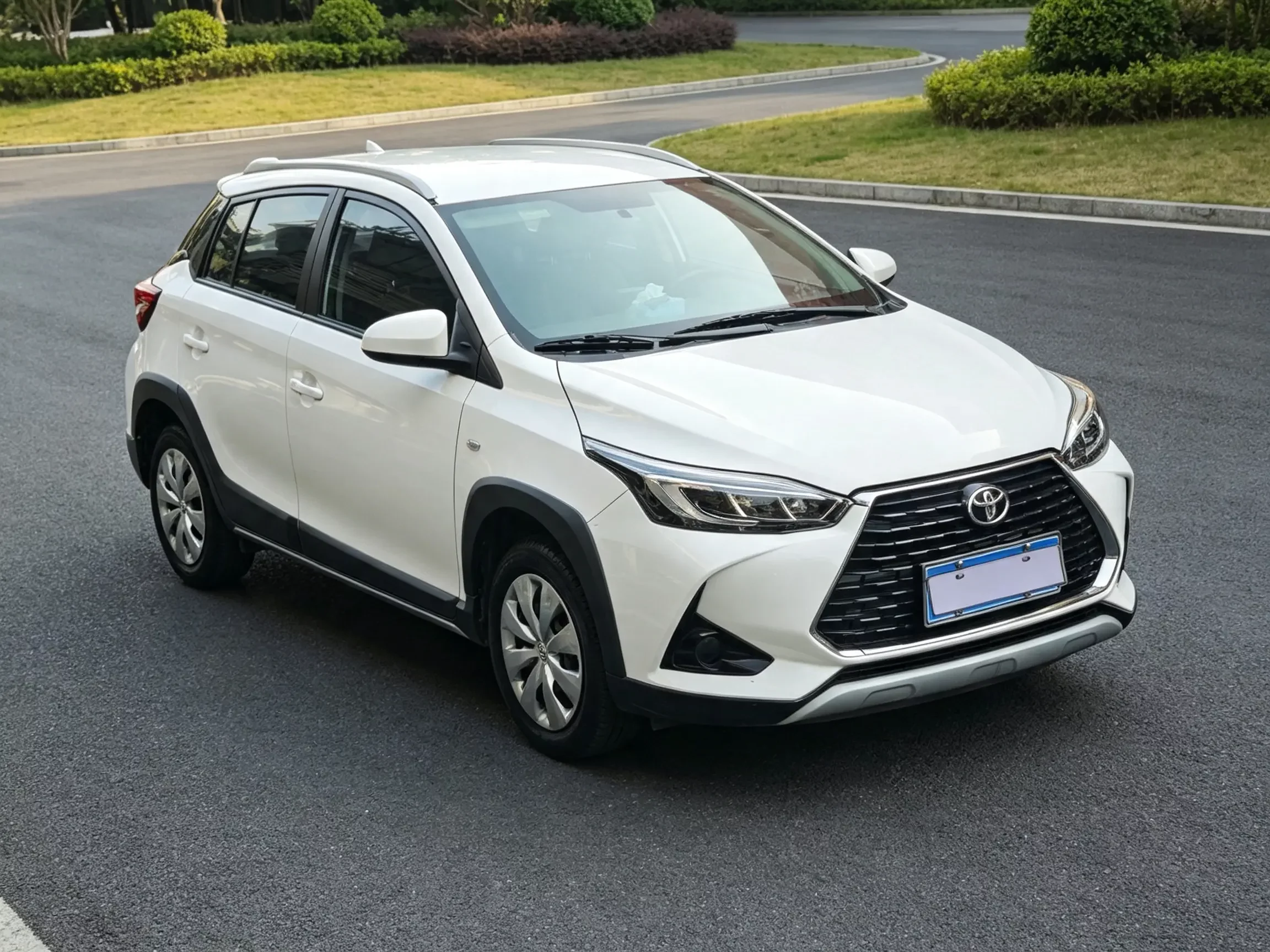 Toyota Yaris L