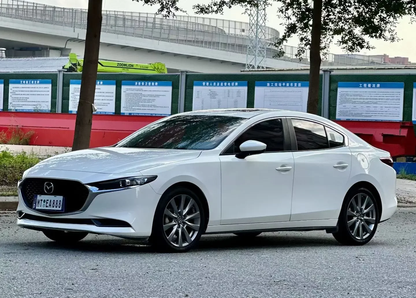 Mazda Axela (3)