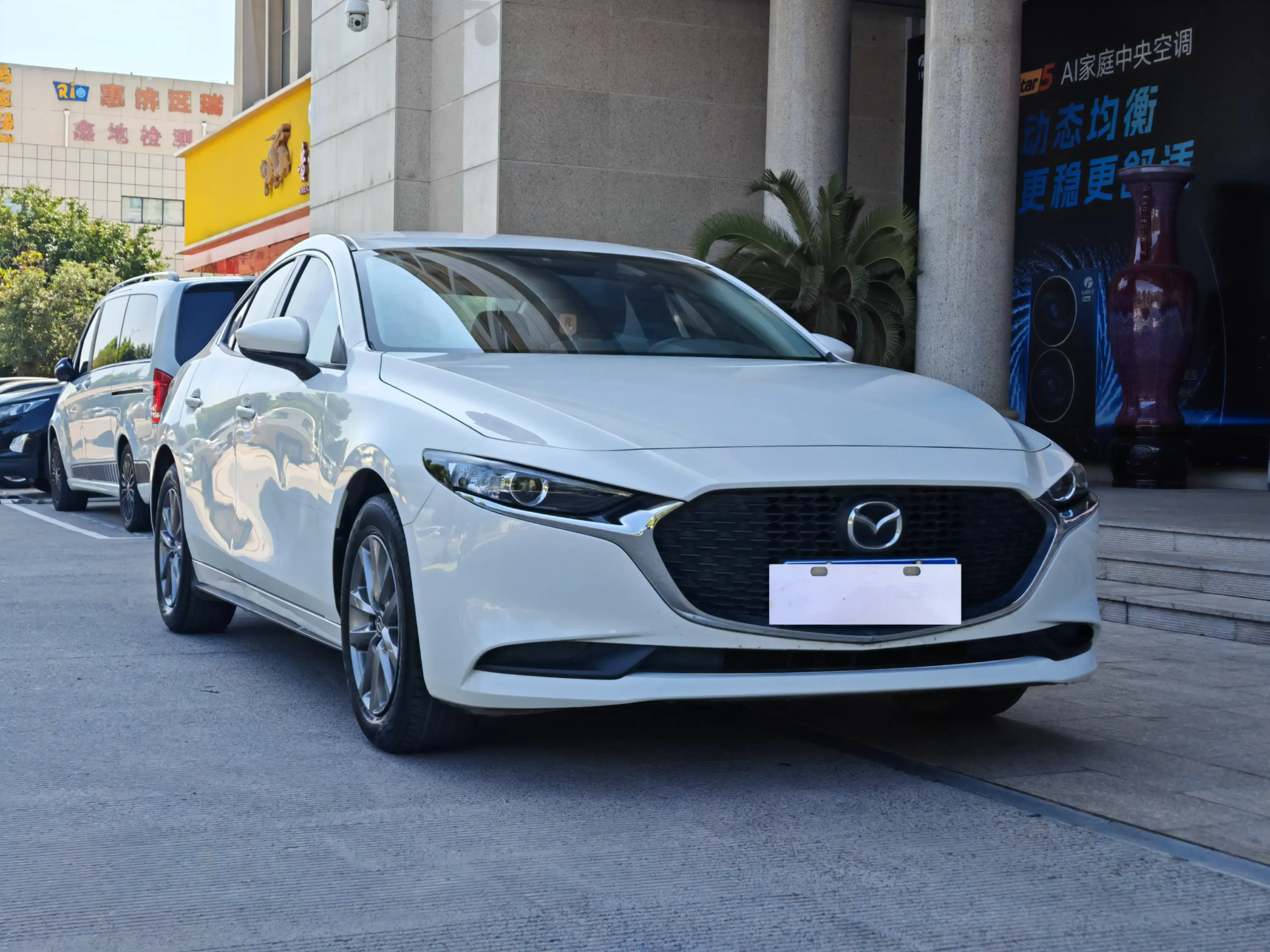 Mazda Axela (3)