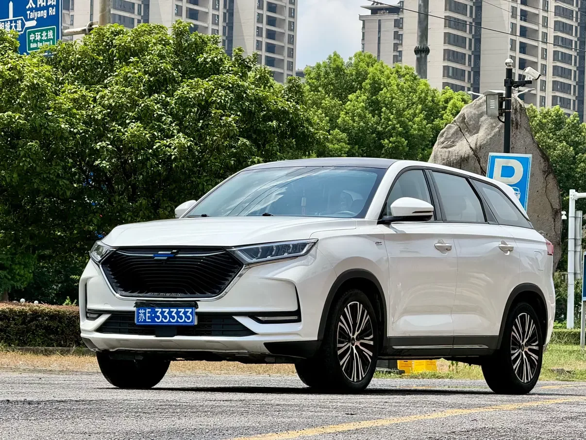 Oshan Changan Auchan X7