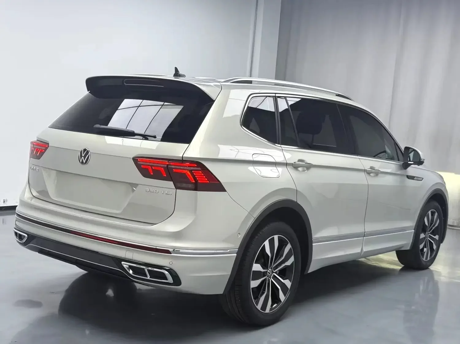 Volkswagen Tiguan L