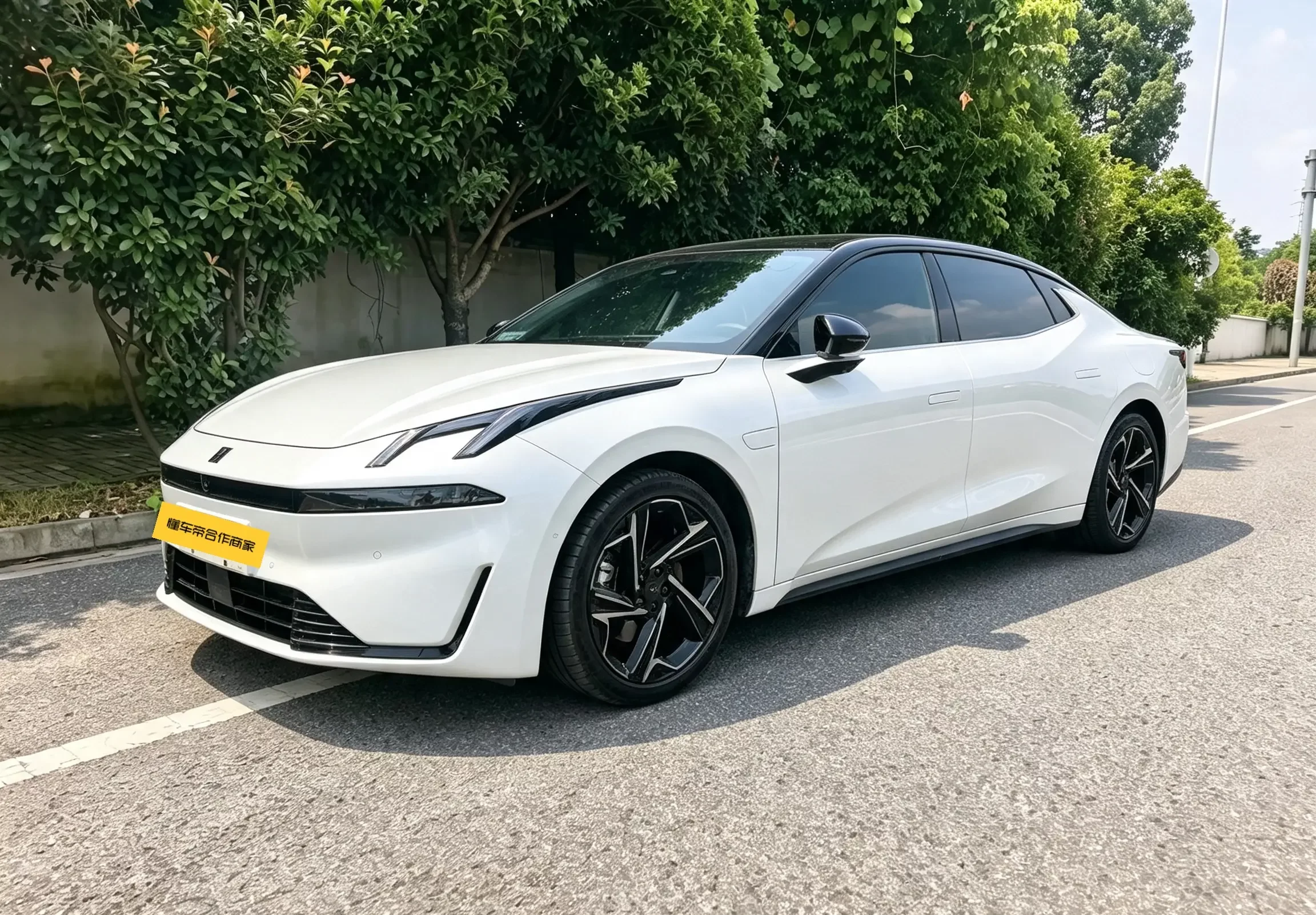 Lynk & Co 07 EM-P