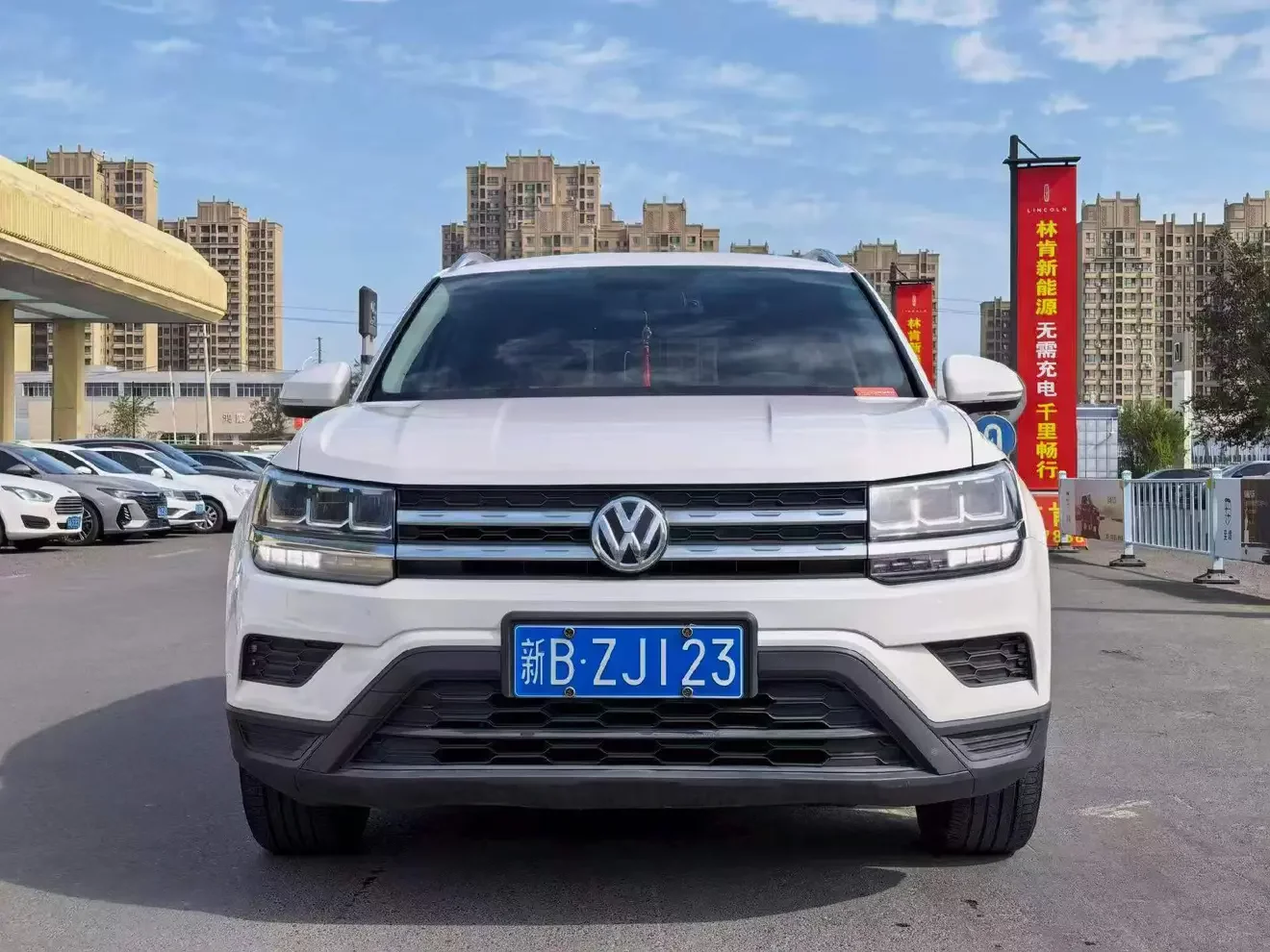 Volkswagen Tharu