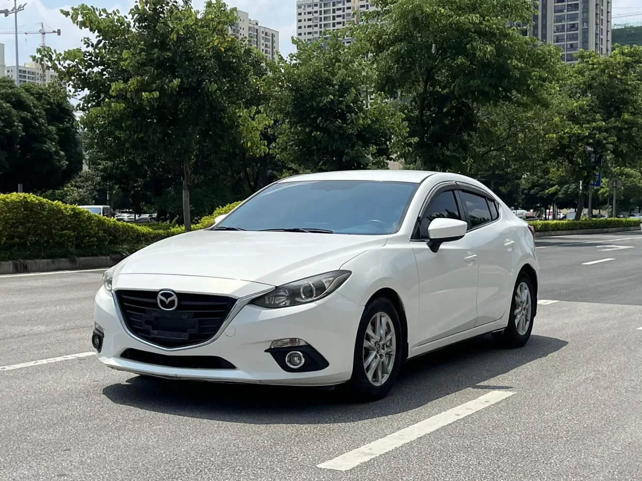 Mazda Axela (3)