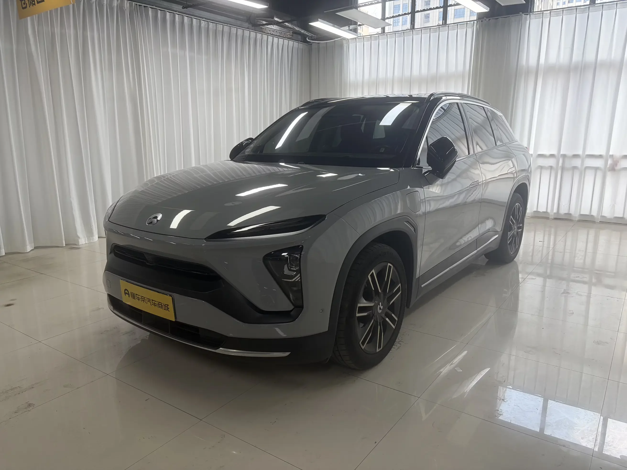 NIO ES6