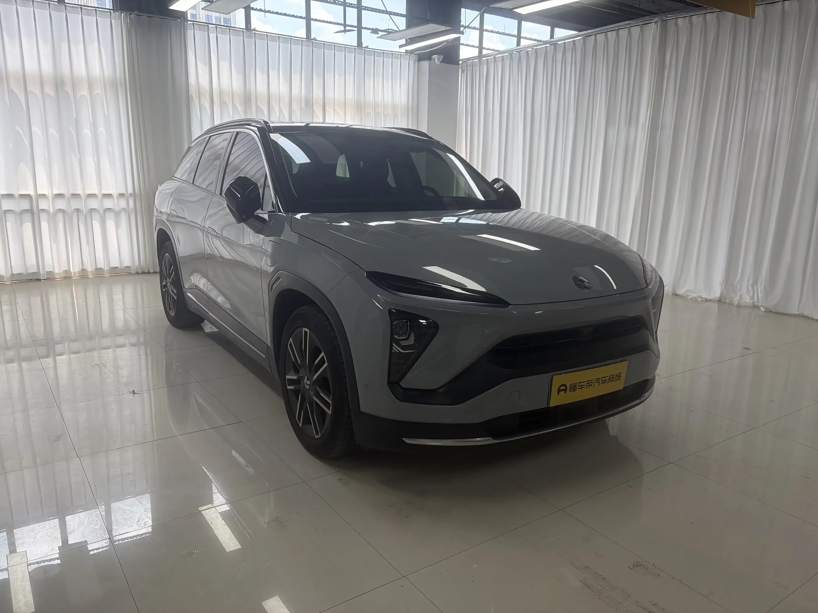 NIO ES6