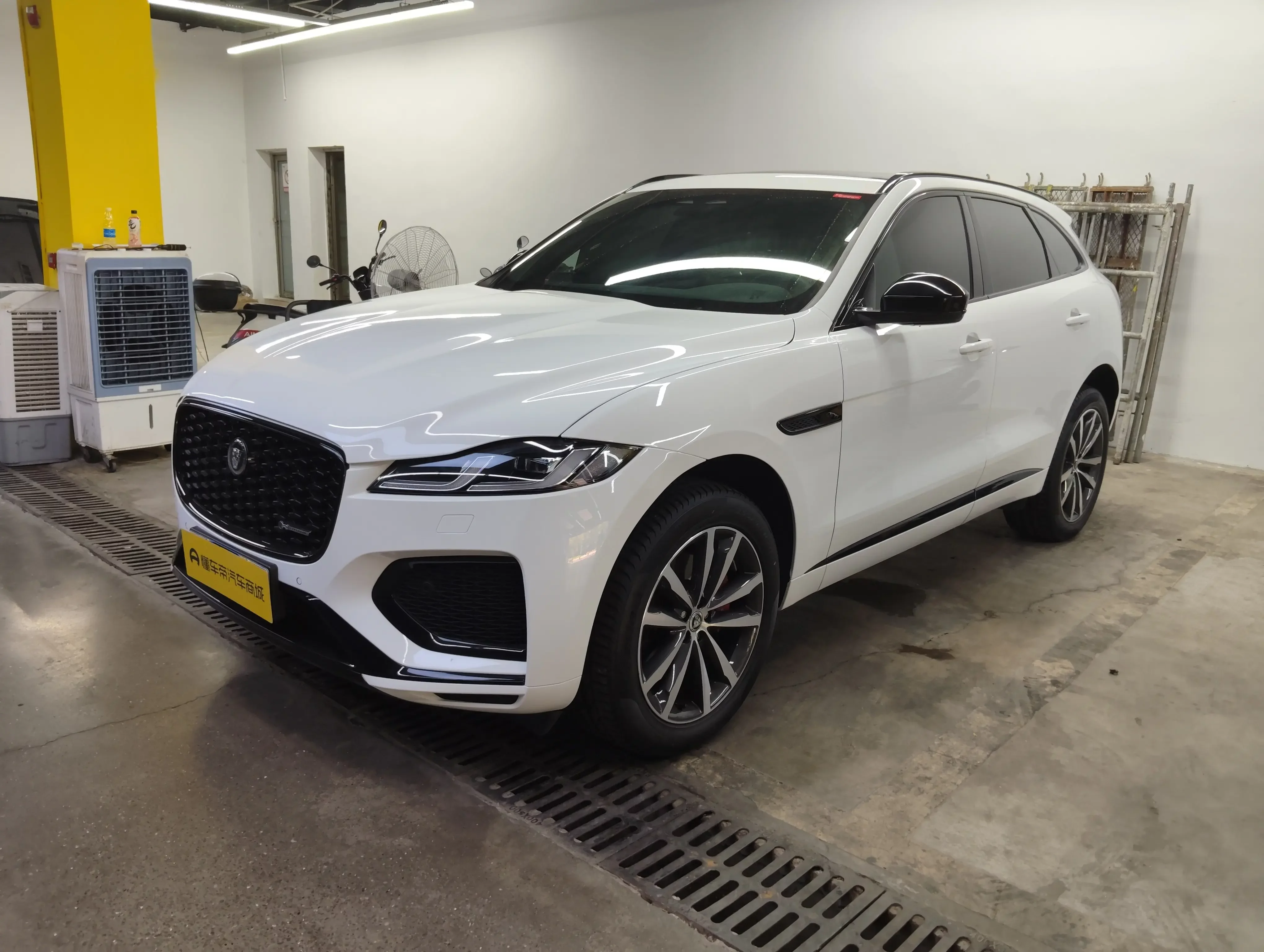 Jaguar F-PACE
