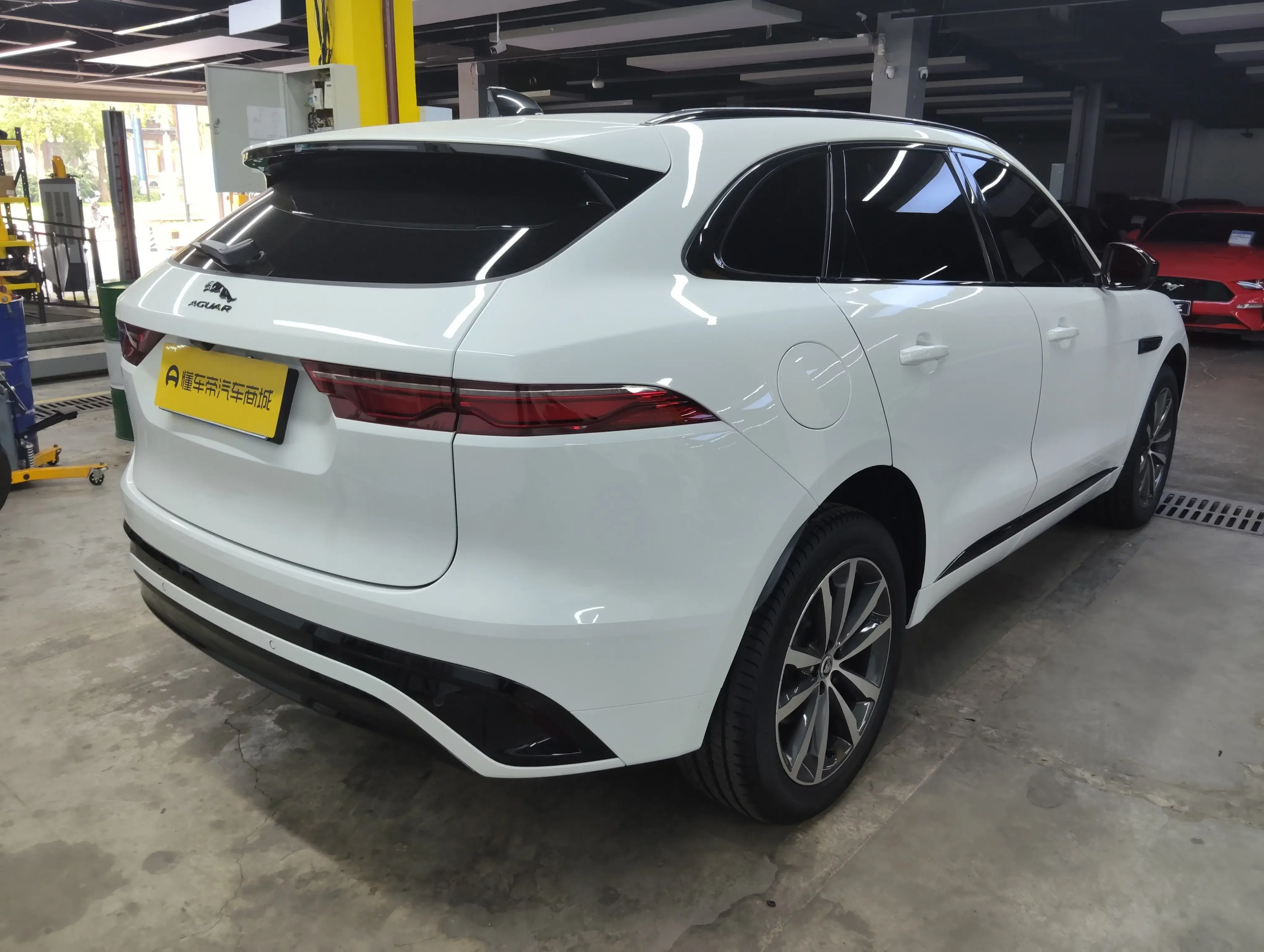 Jaguar F-PACE