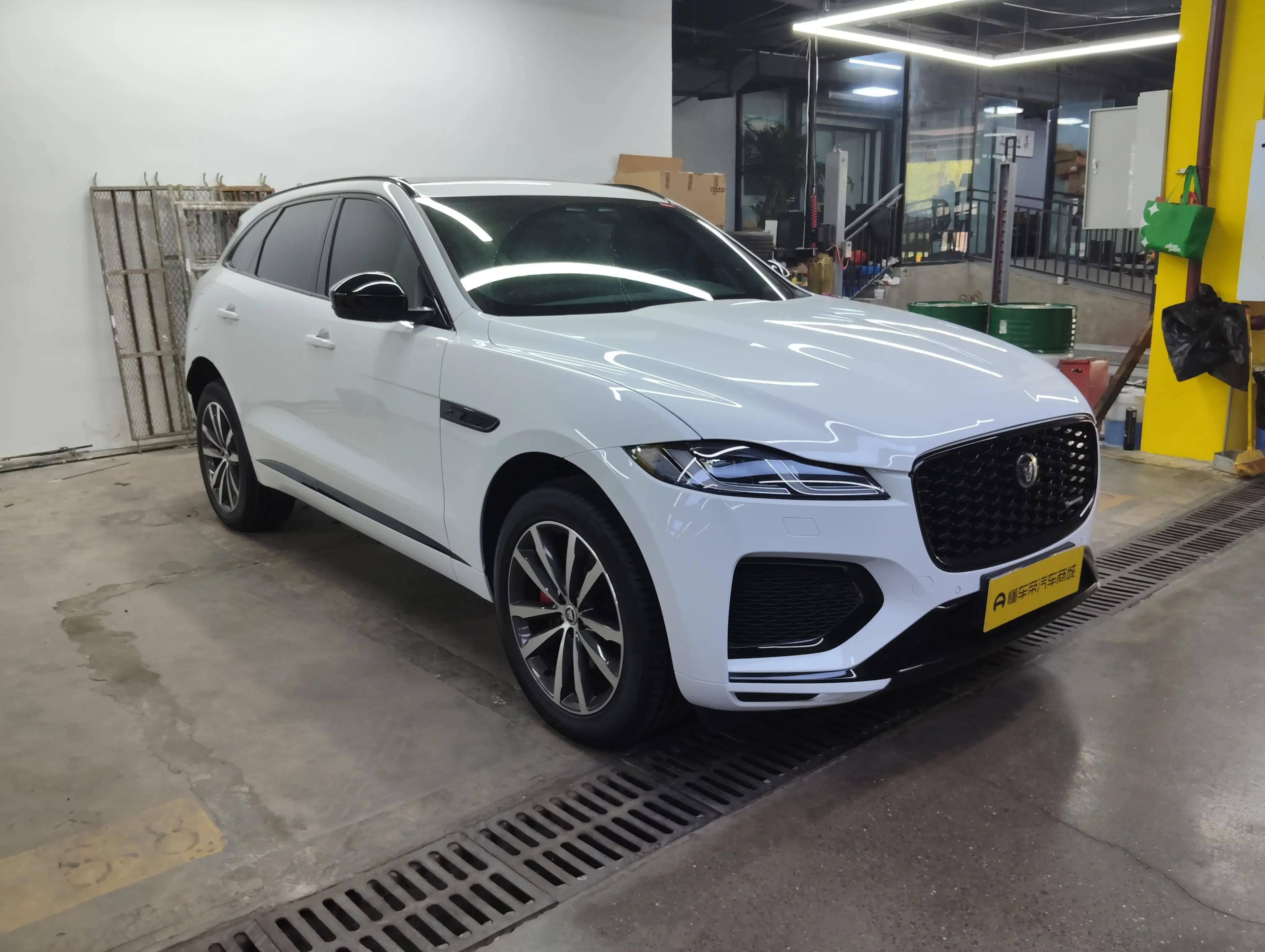 Jaguar F-PACE