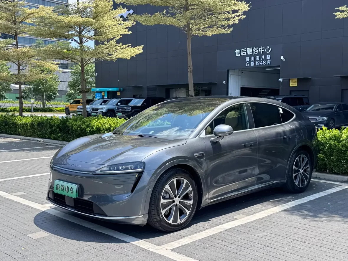 Luxeed Zhijie R7