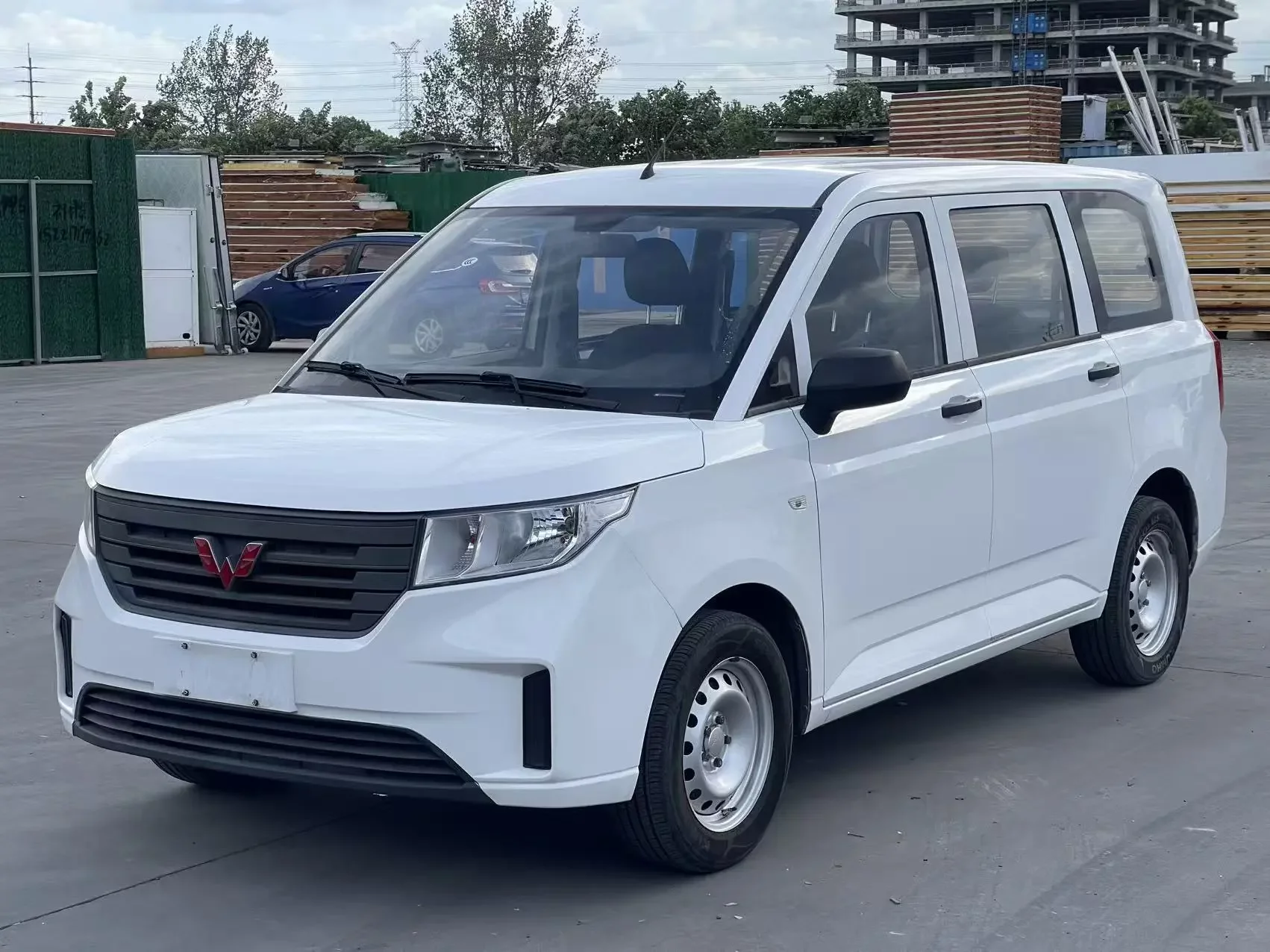 Wuling Hongguang PLUS
