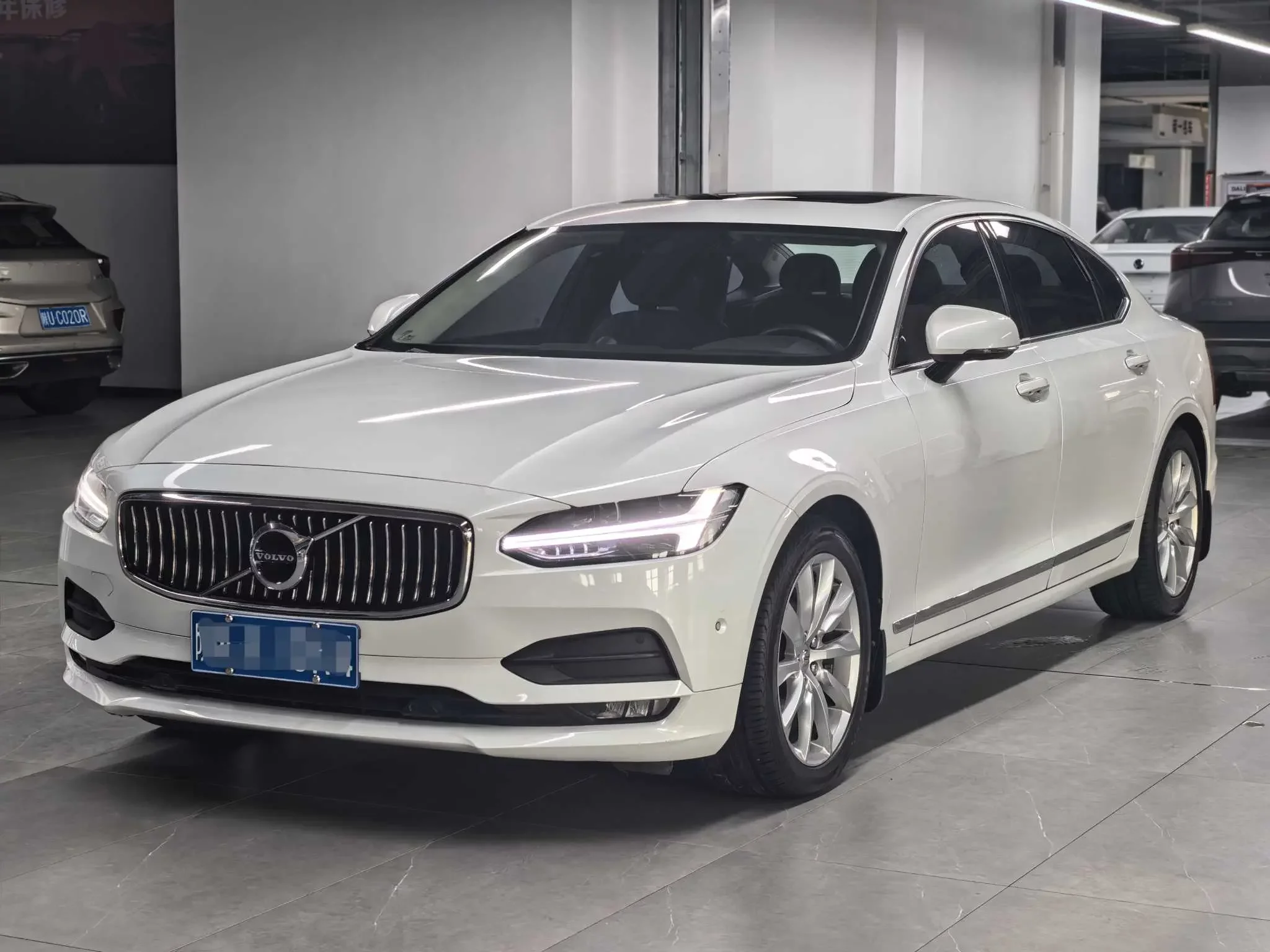 Volvo S90