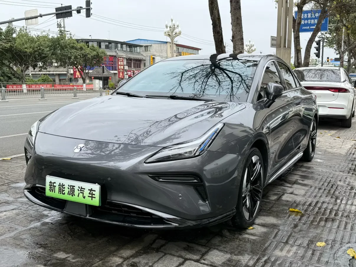 HYCAN Hechuang A06