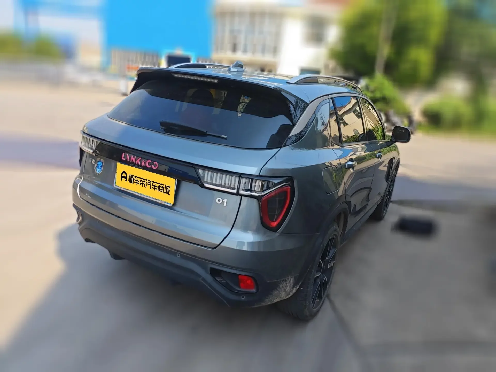 Lynk & Co 01