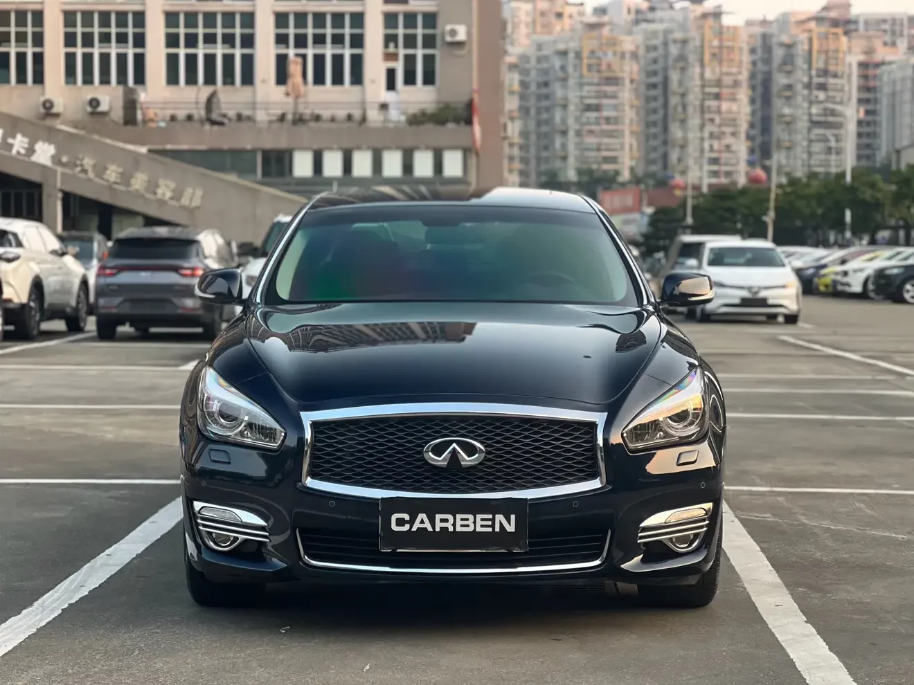 Infiniti Q70