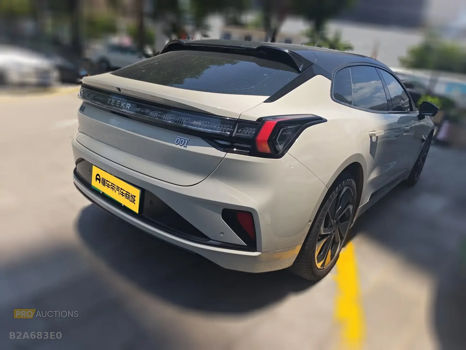 ZEEKR 001
