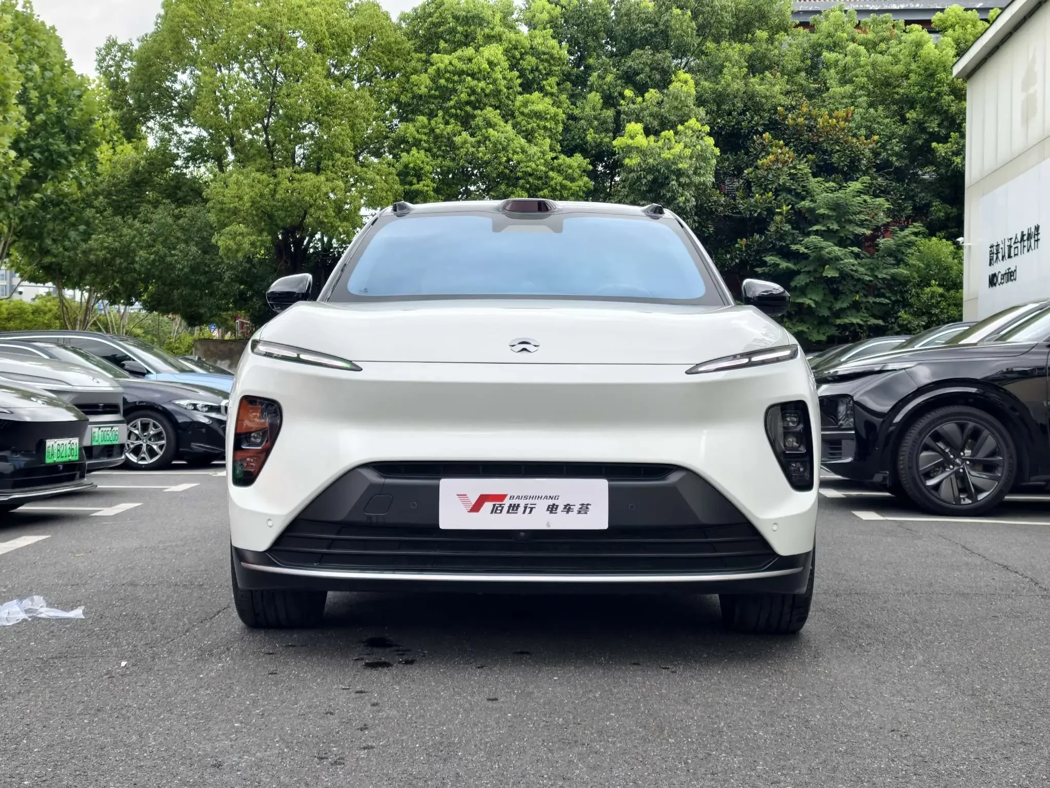 NIO ES8