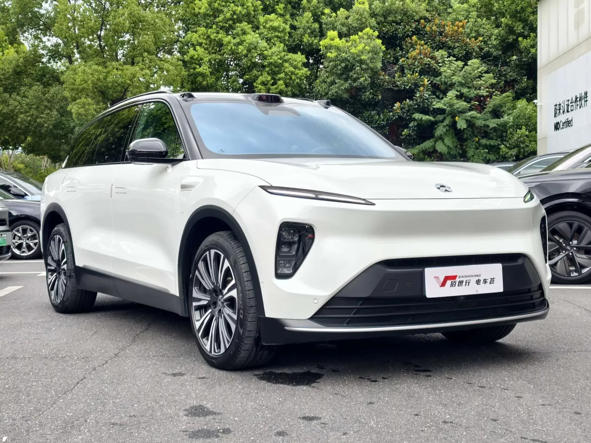 NIO ES8