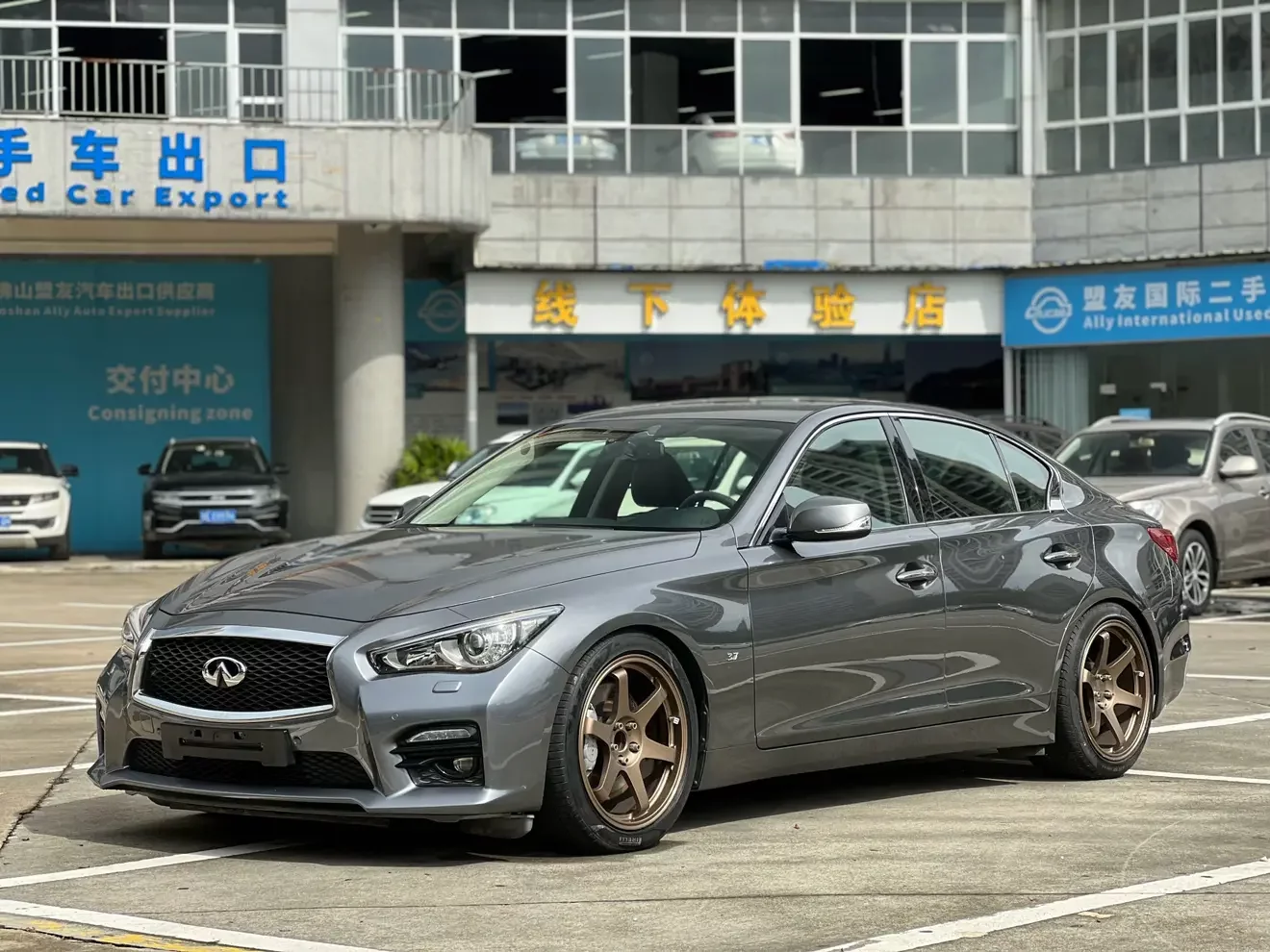 Infiniti Q50