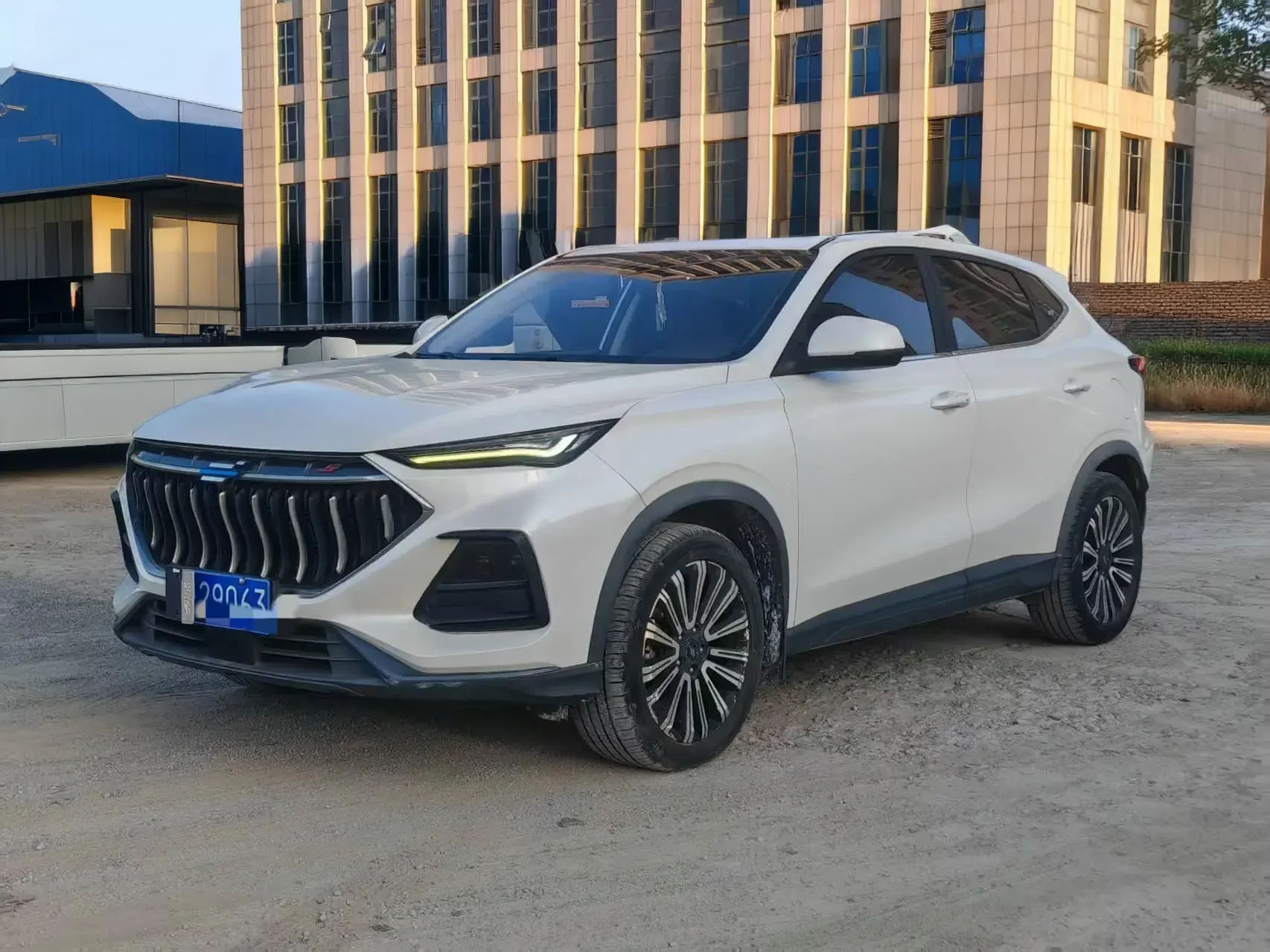 Oshan Changan Auchan X5