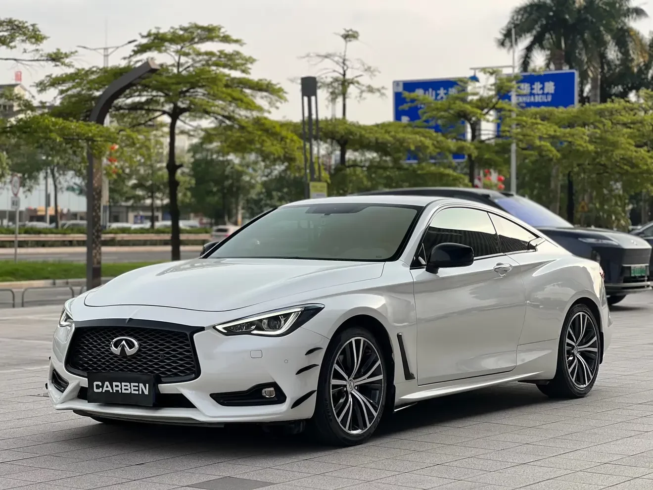 Infiniti Q60
