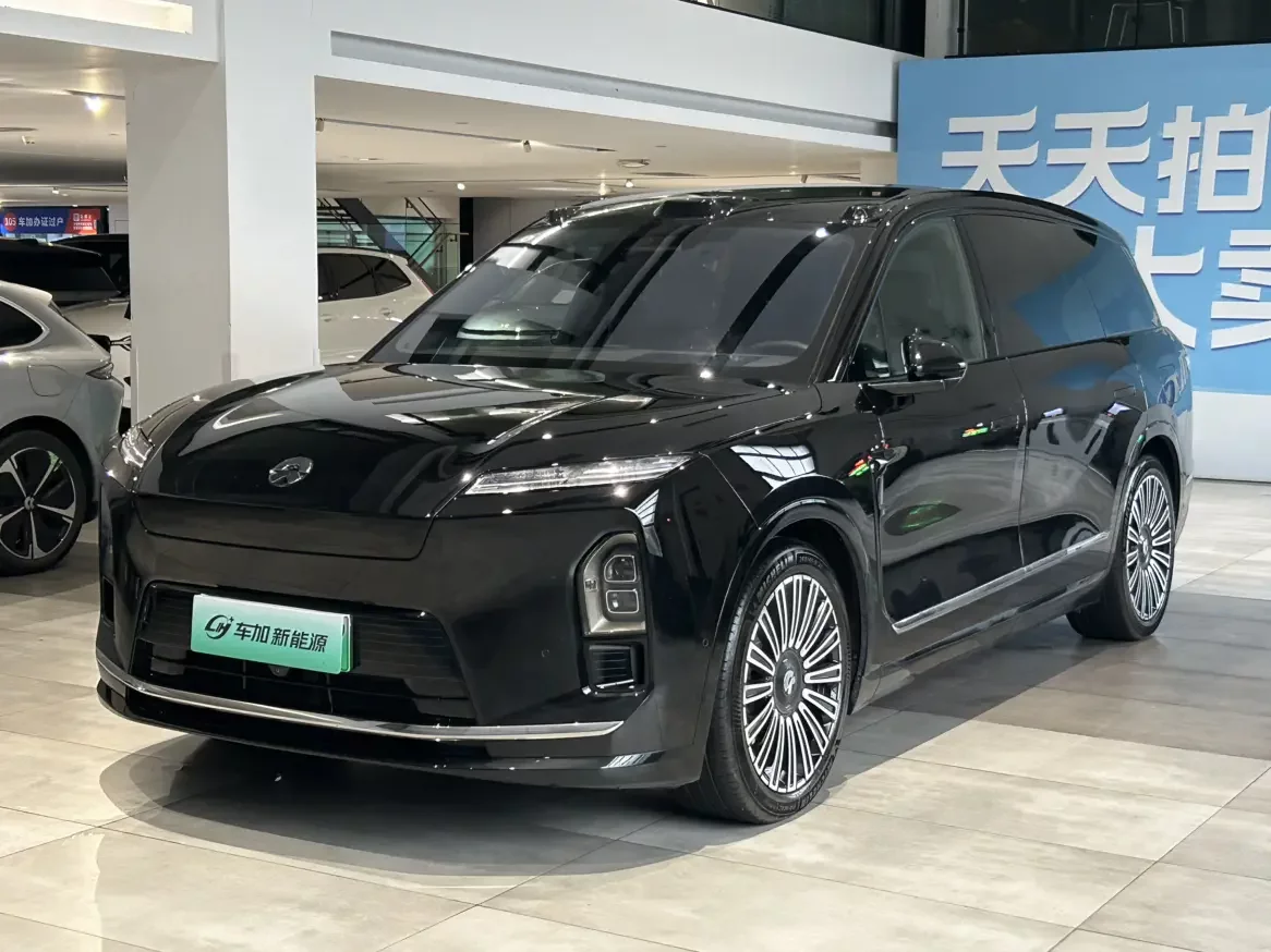 NIO ES8