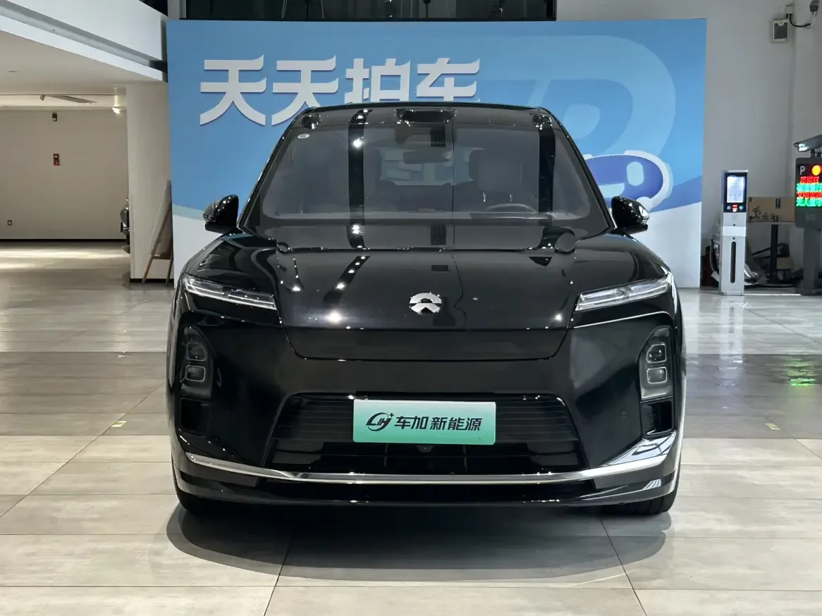 NIO ES8