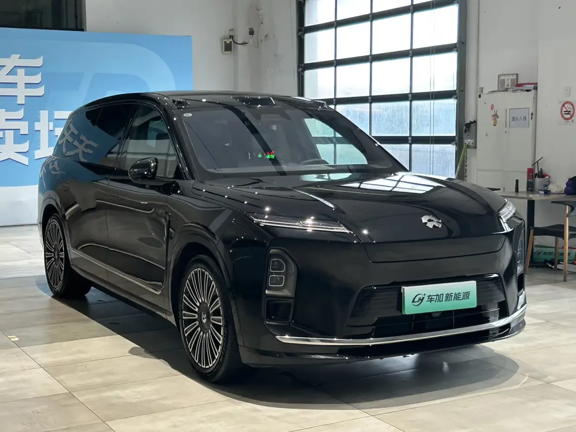 NIO ES8
