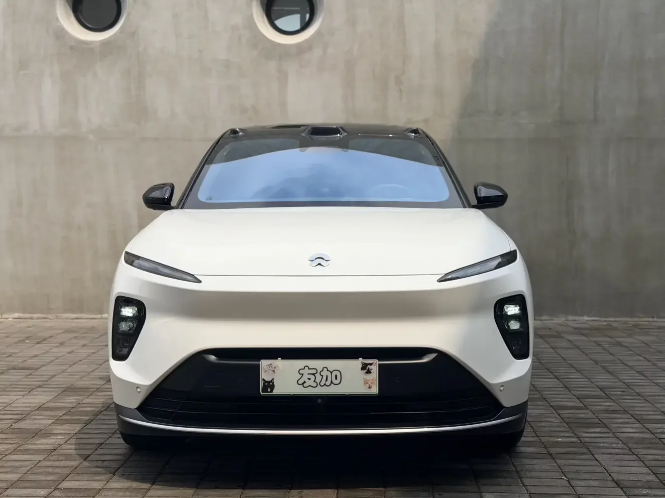 NIO ES8