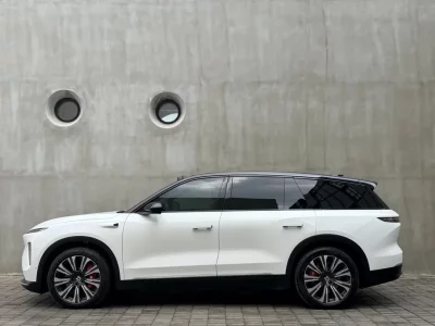 NIO ES8