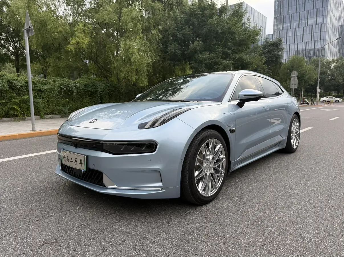 ZEEKR 001