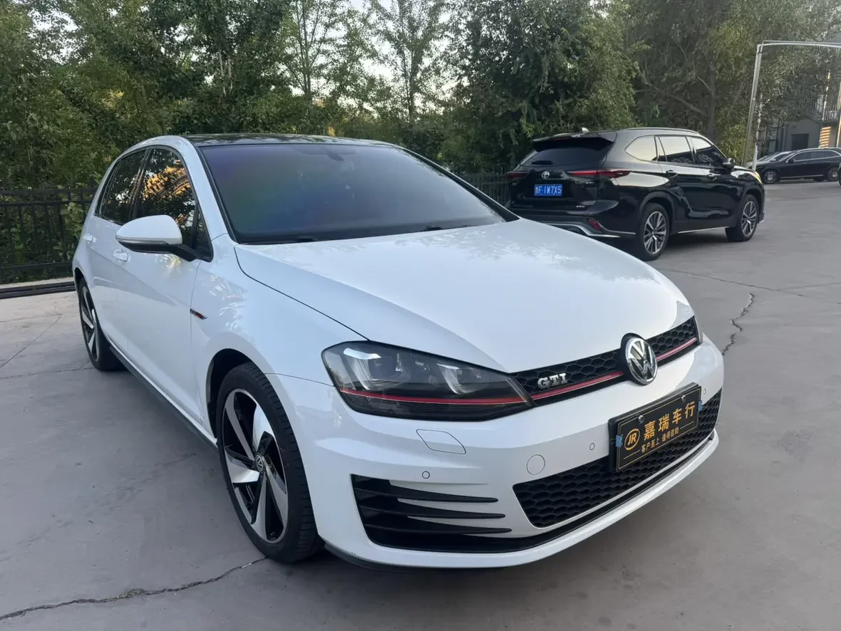 Volkswagen Golf GTI