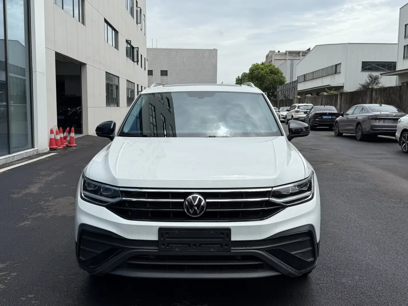 Volkswagen Tiguan L