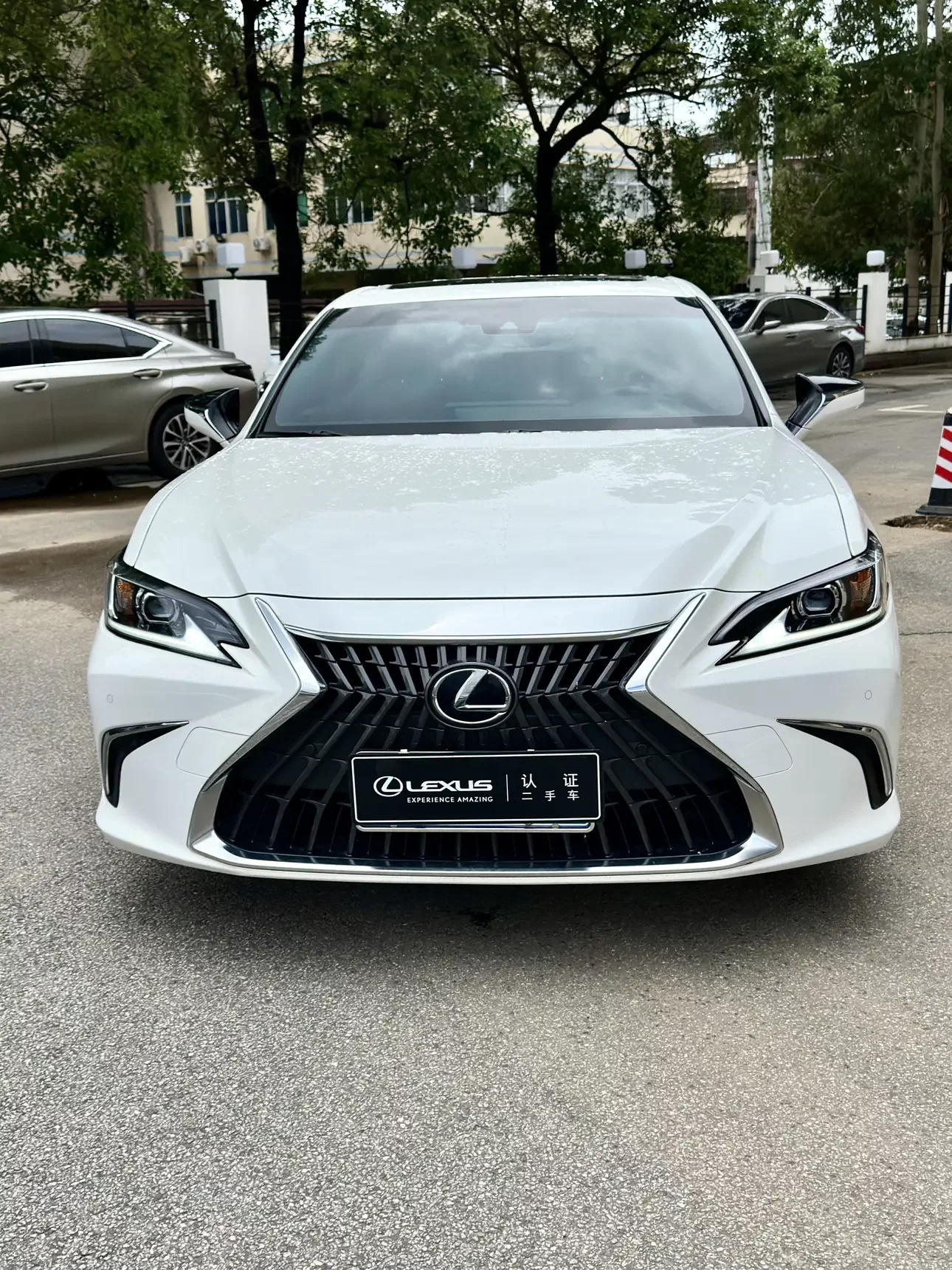Lexus ES