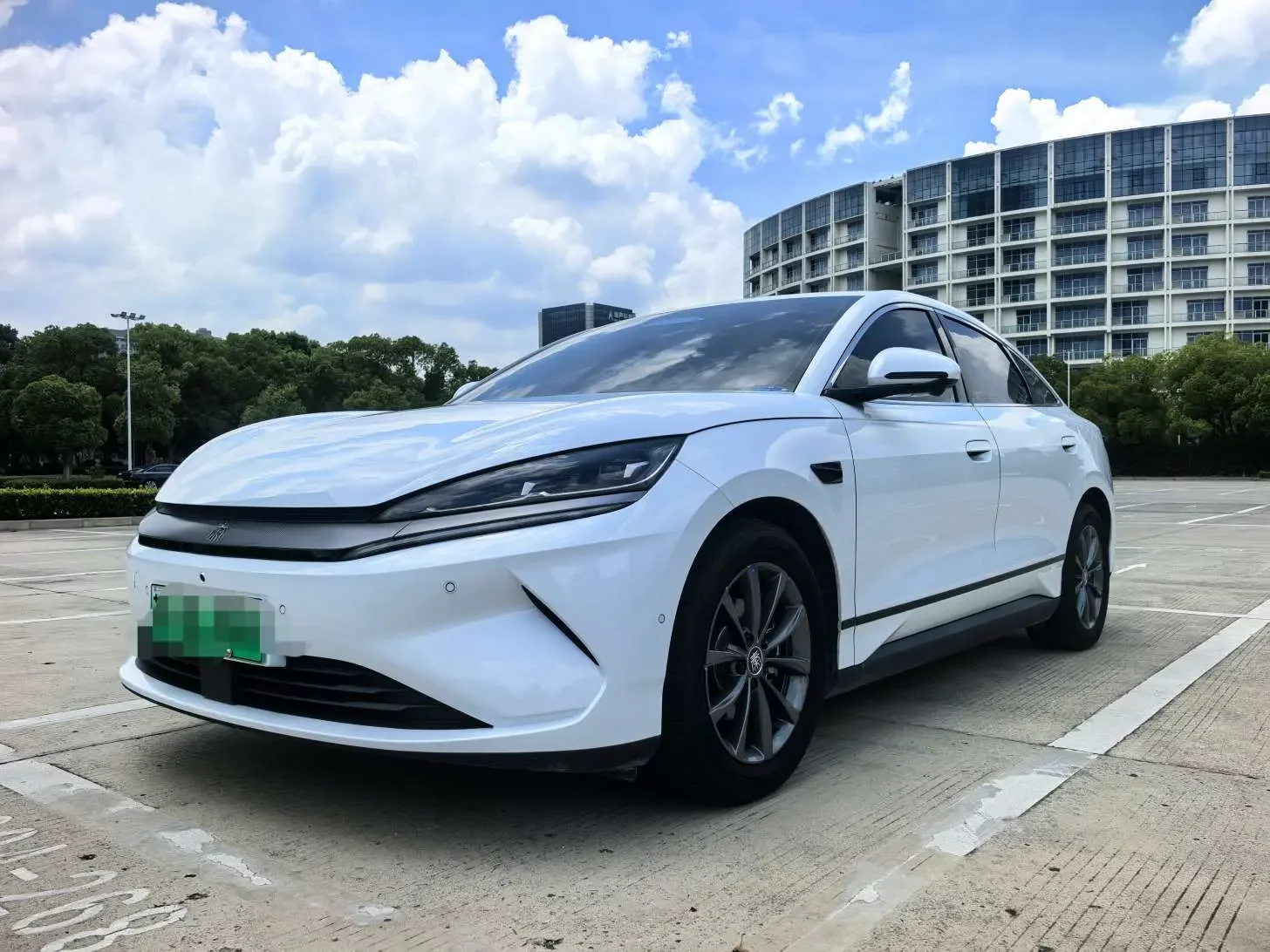 BYD Qin L EV