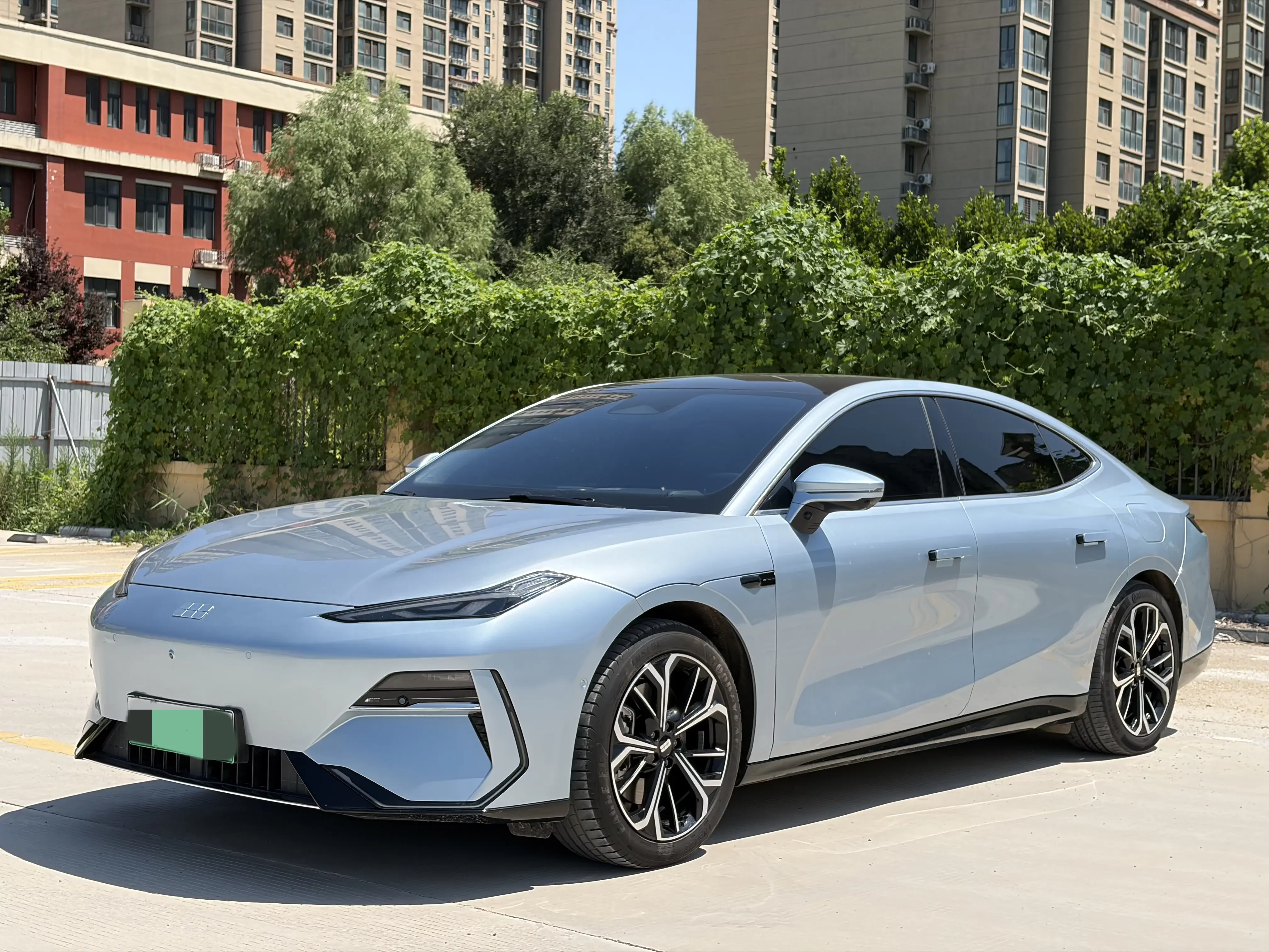 Geely Galaxy E8