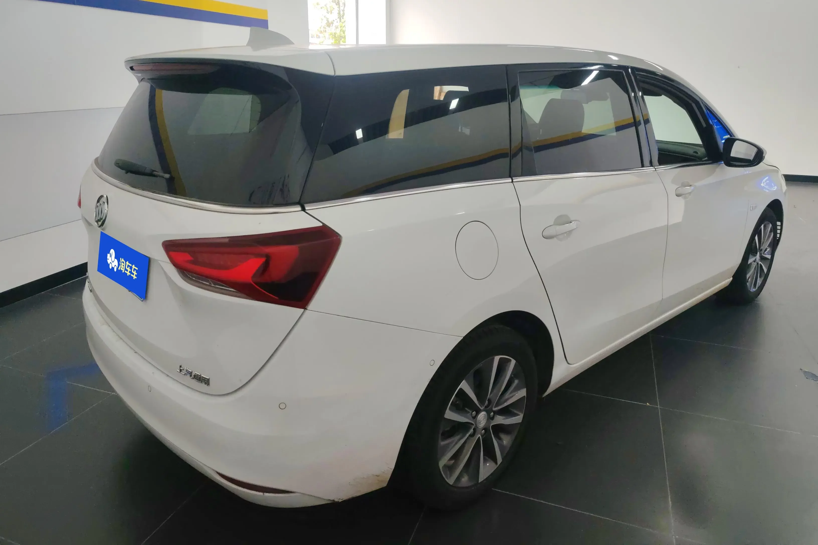 Buick GL6