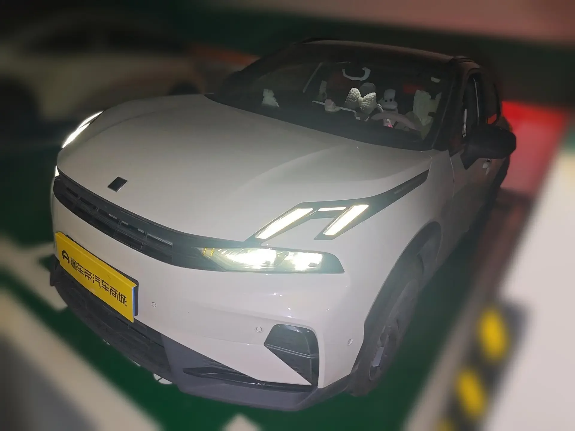 Lynk & Co 06