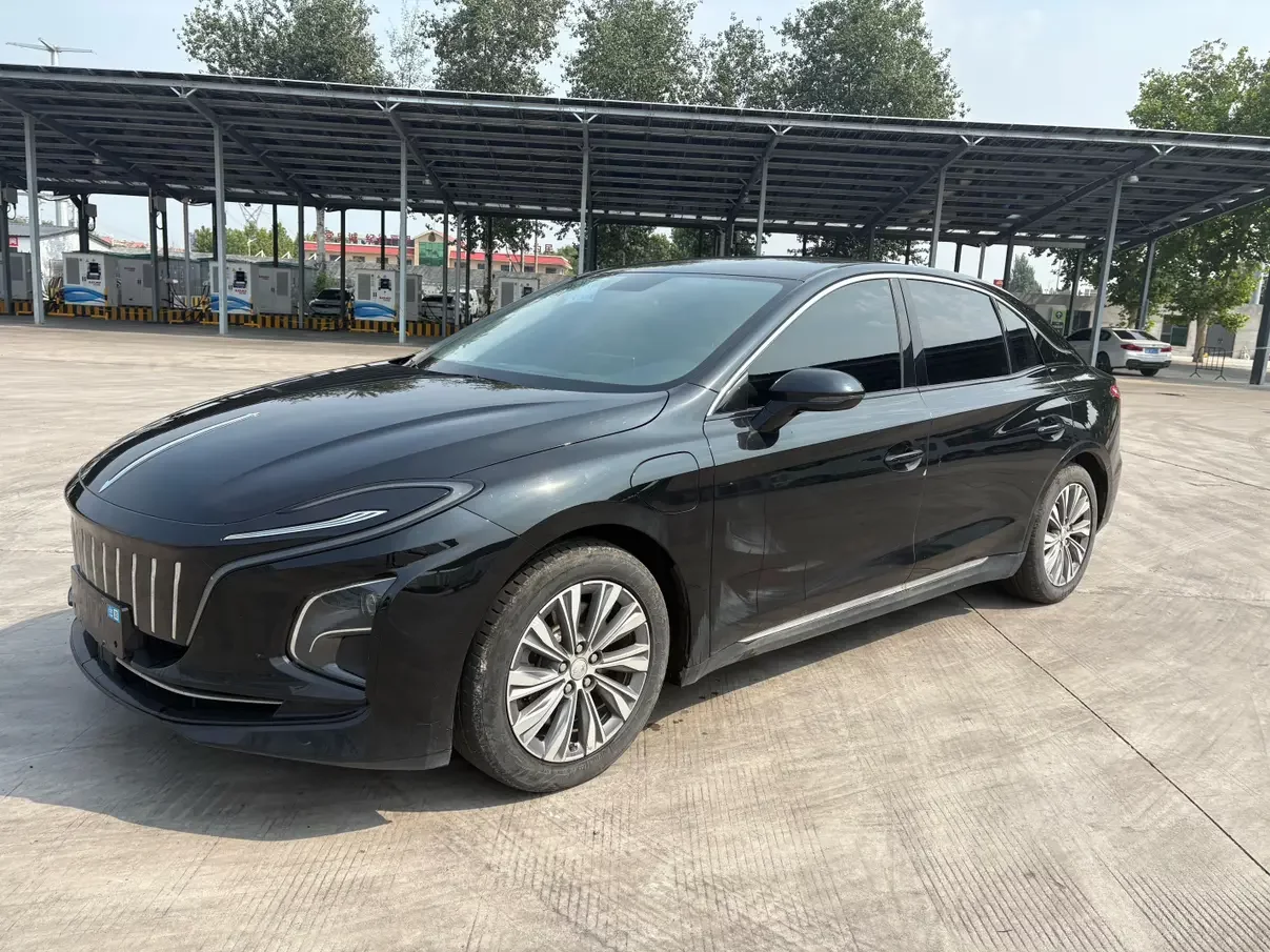 Hongqi E-QM5