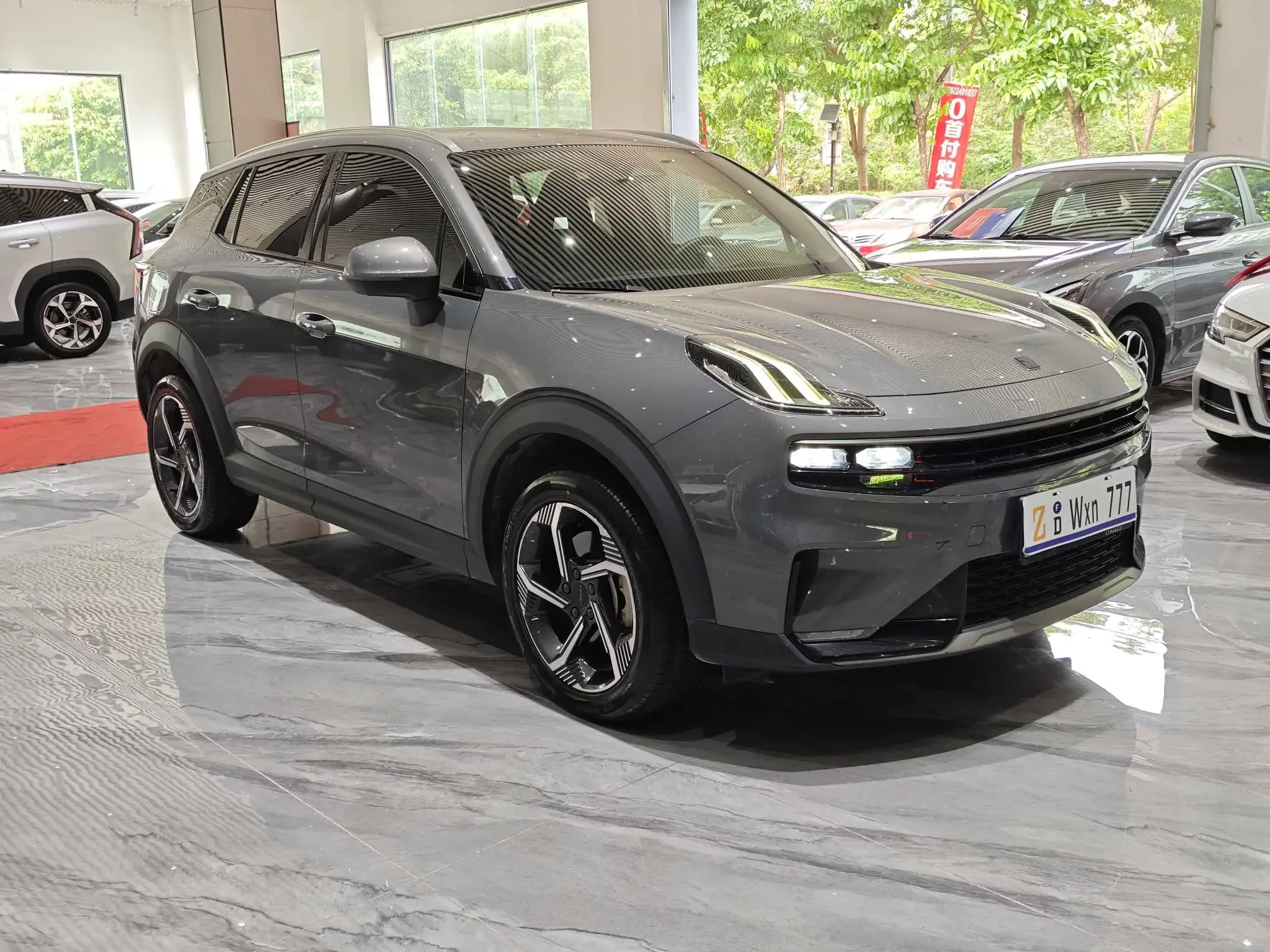 Lynk & Co 06 EM-P