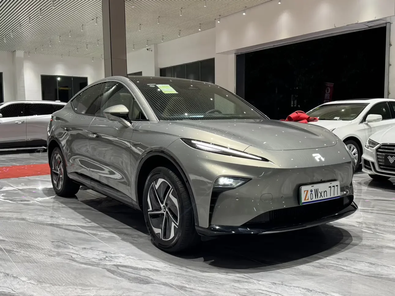 Rising Auto Feifan R7