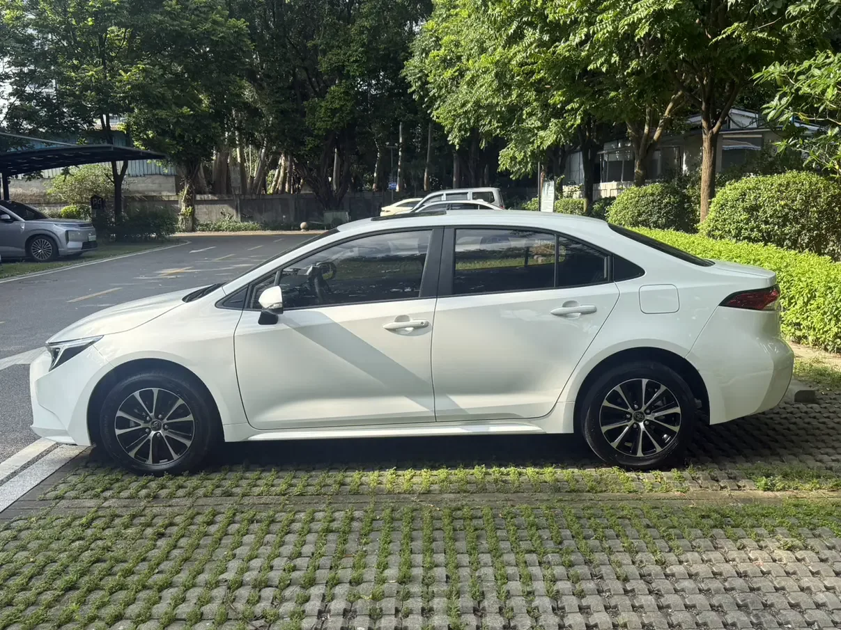 Toyota Levin (Lei Ling)