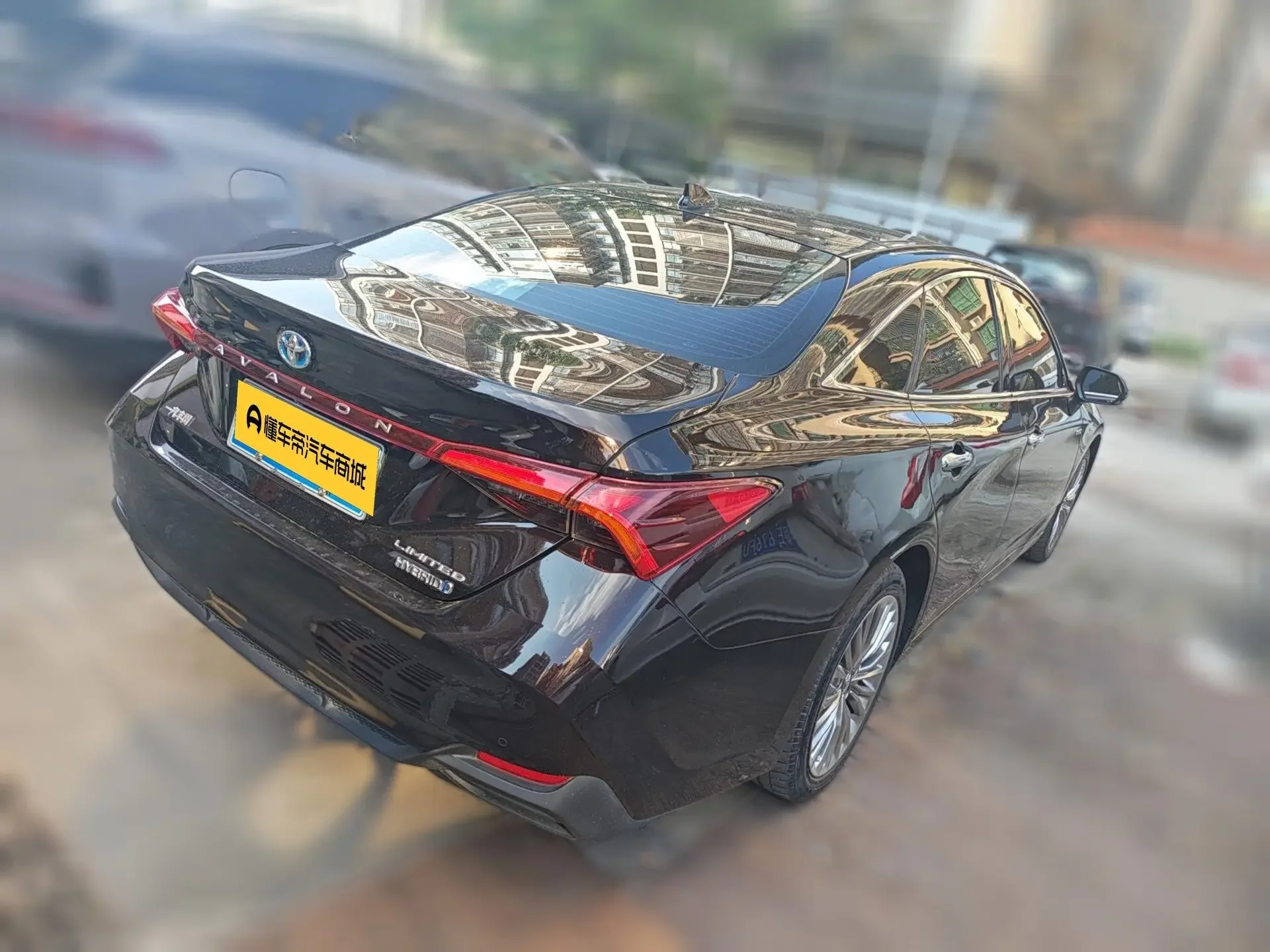 Toyota Avalon (asian dragon)