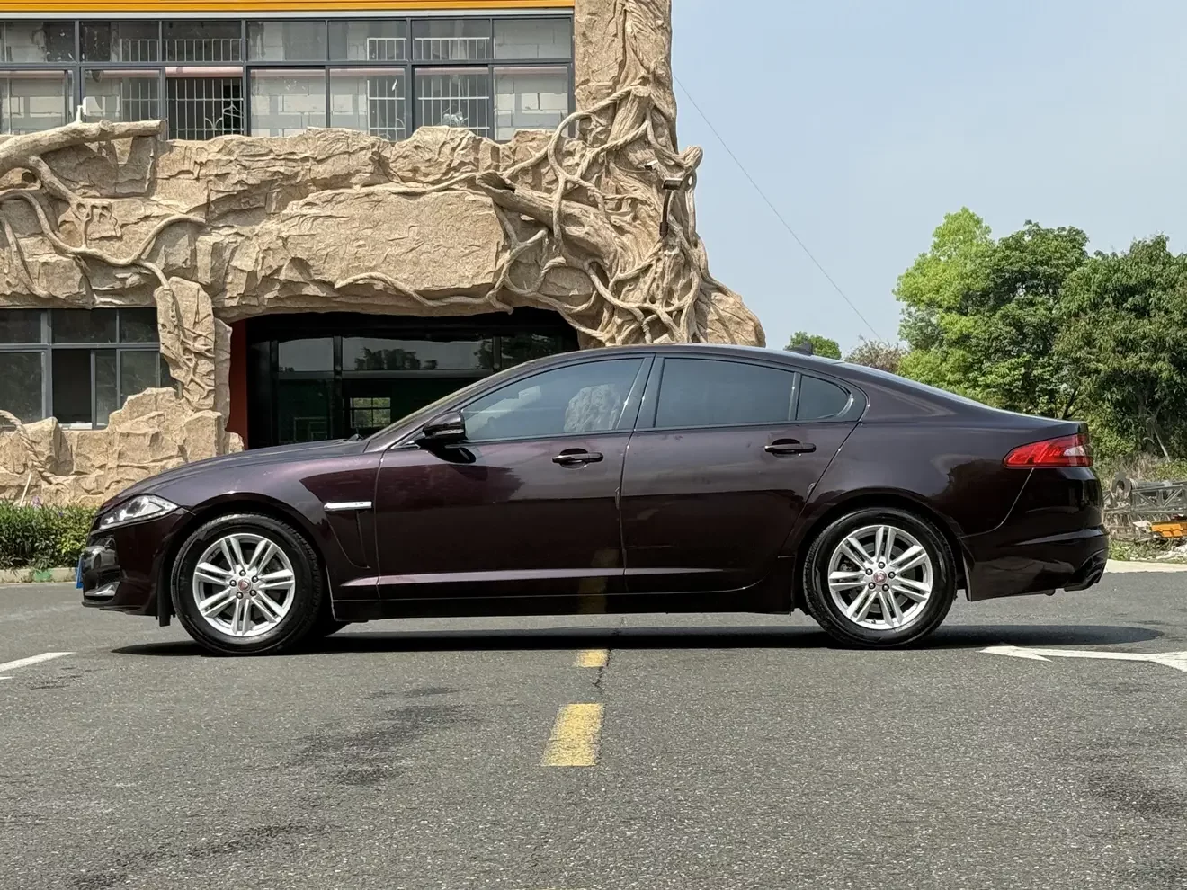 Jaguar XF