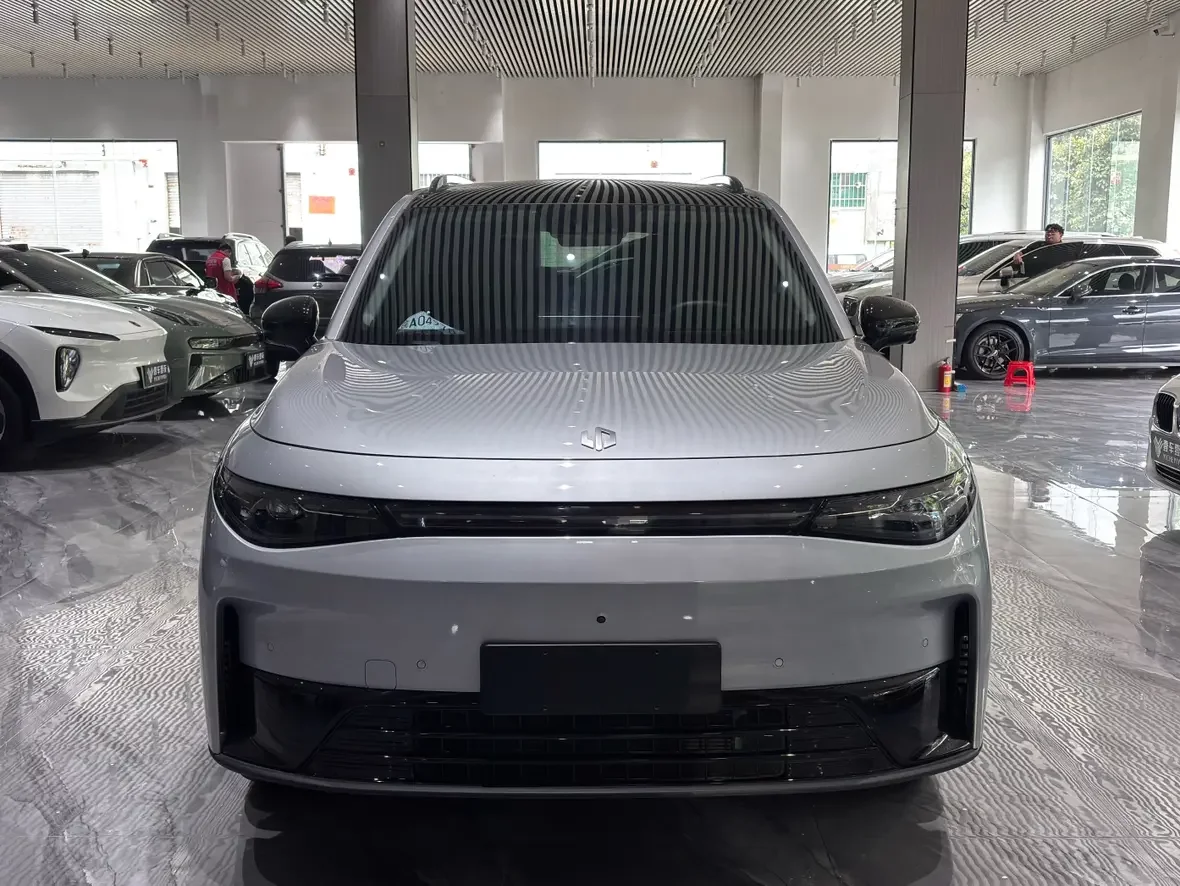 Leapmotor C16