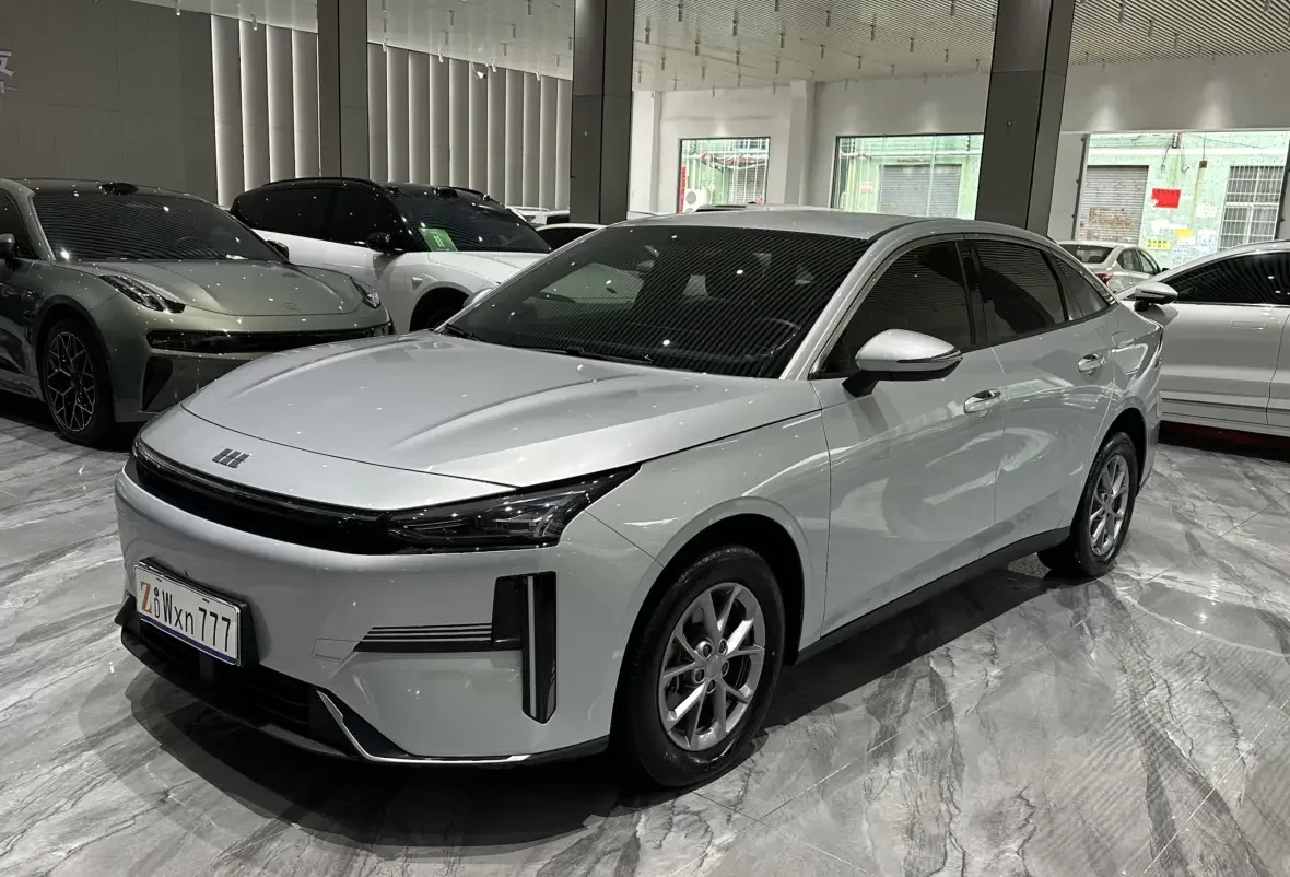 Geely Galaxy L6