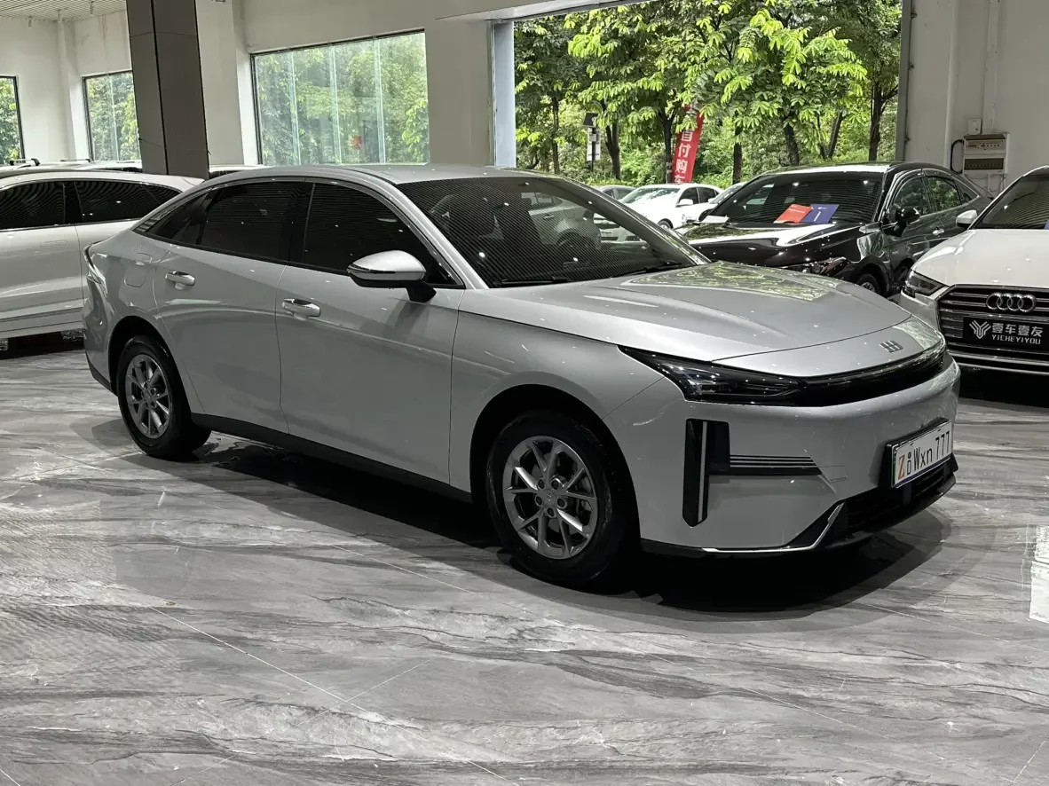 Geely Galaxy L6
