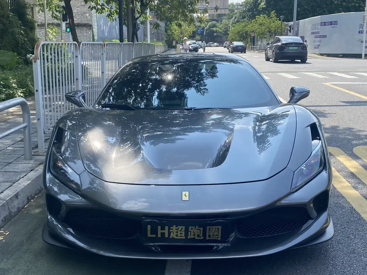 Ferrari F8