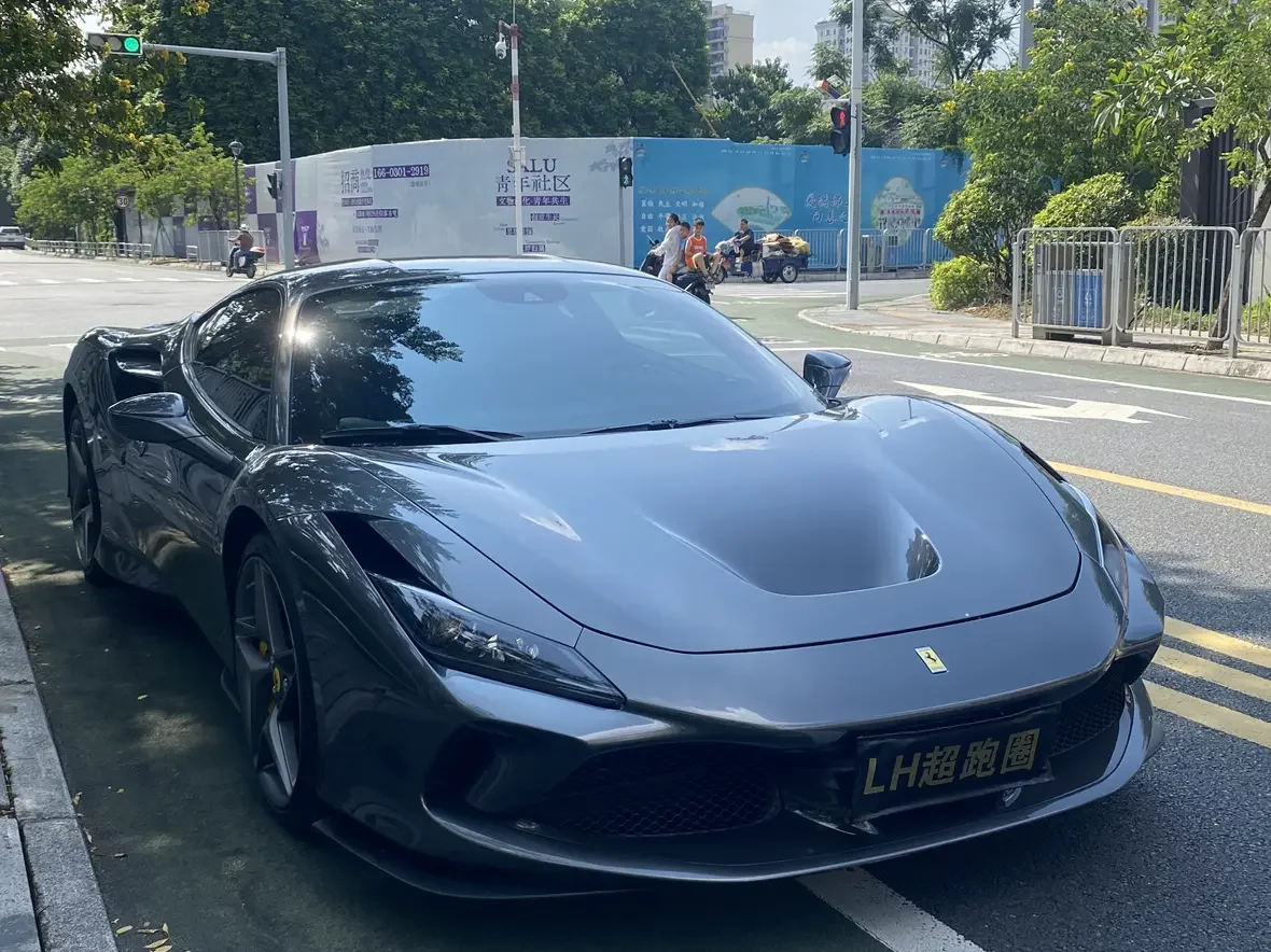 Ferrari F8